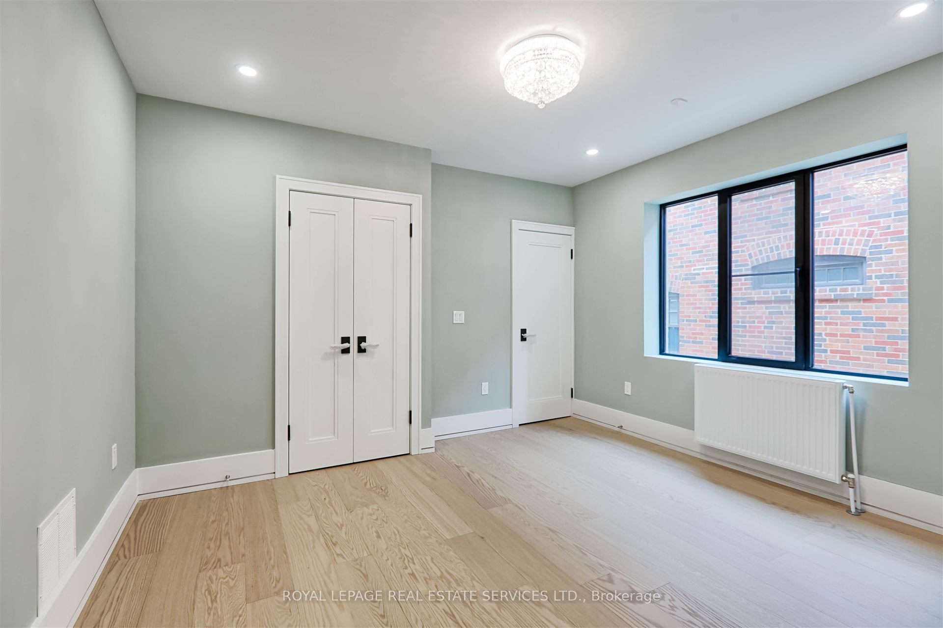 324 Riverside Drive Property Photo 11