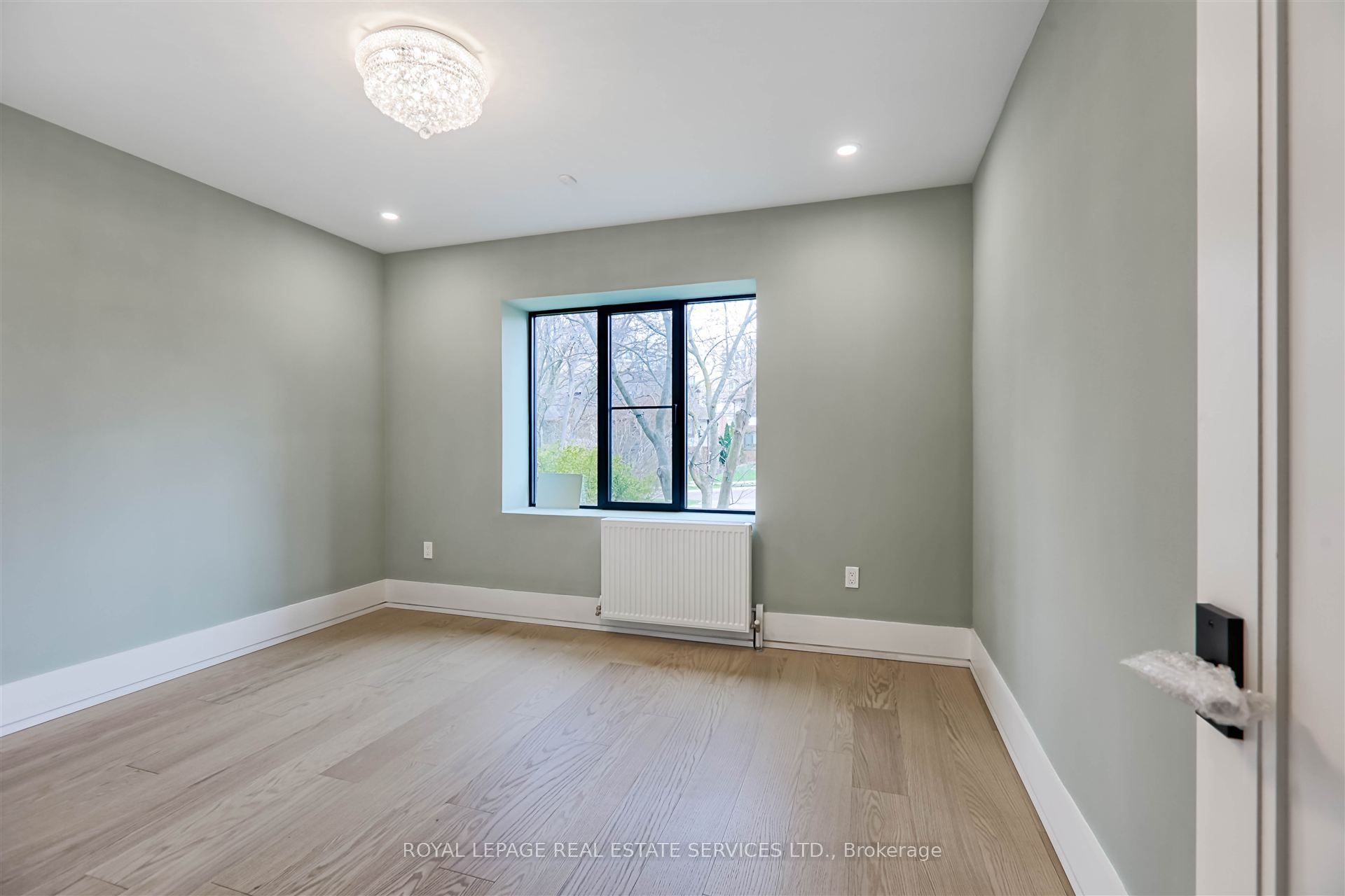 324 Riverside Drive Property Photo 14