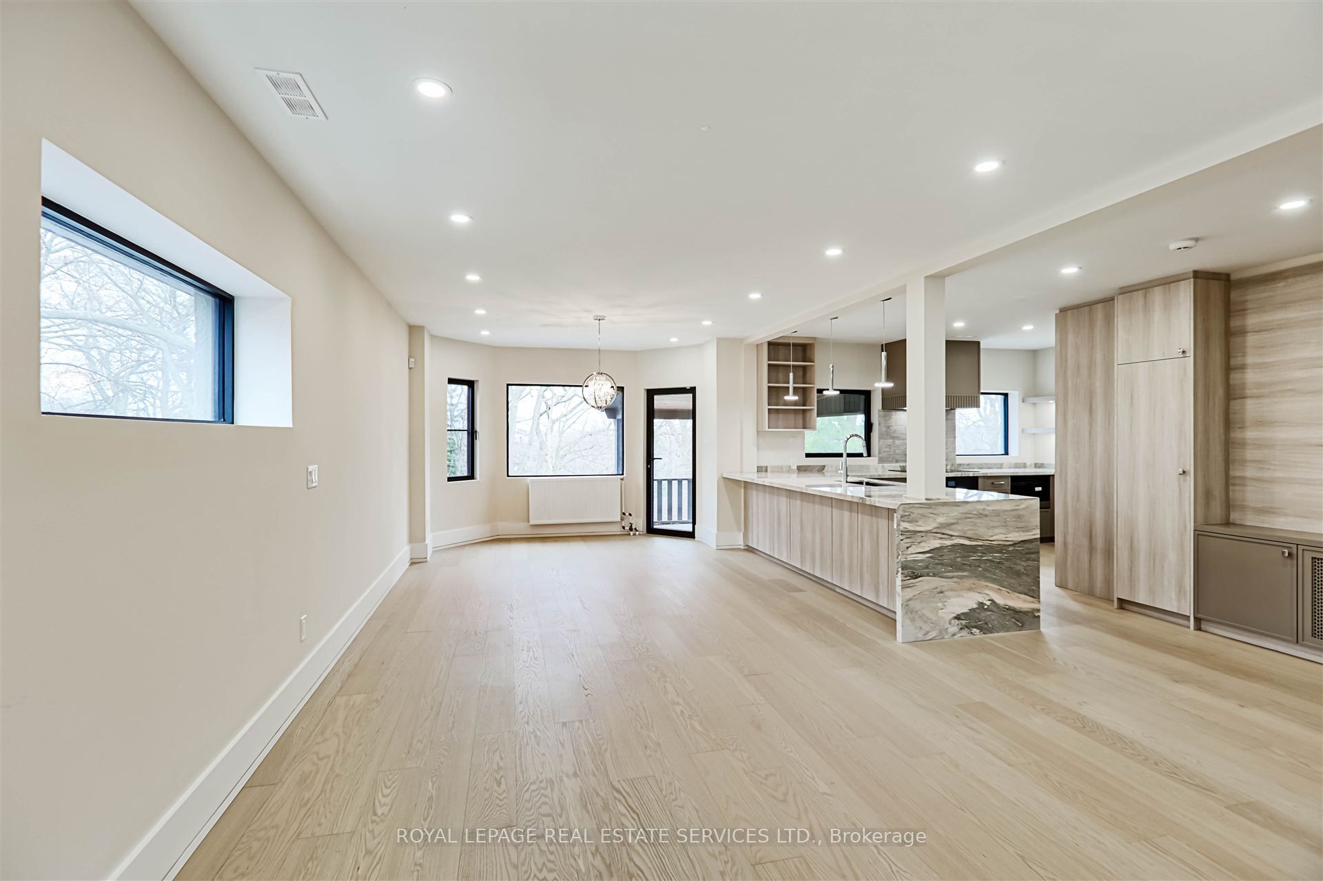 324 Riverside Drive Property Photo 18