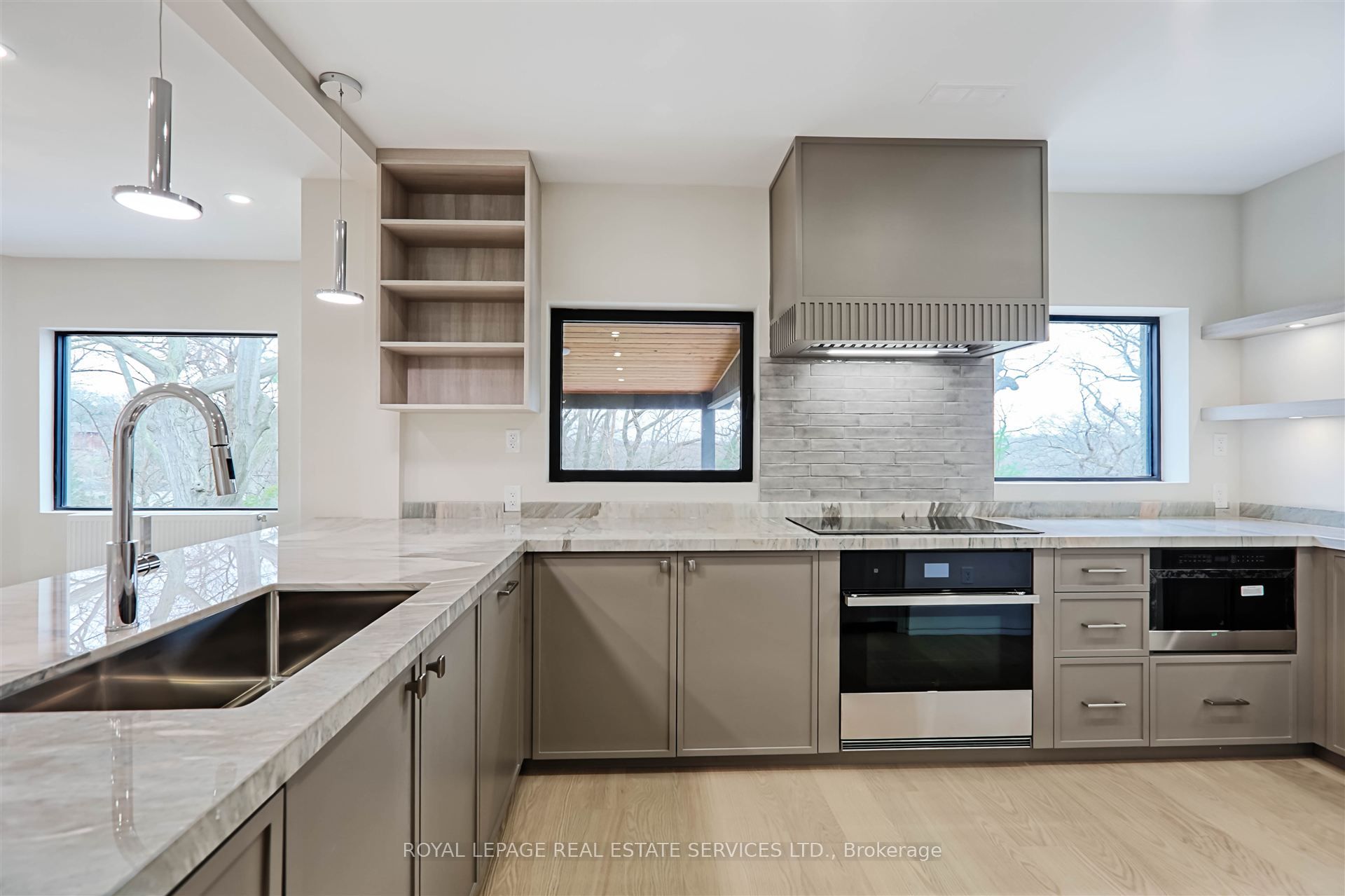 324 Riverside Drive Property Photo 23