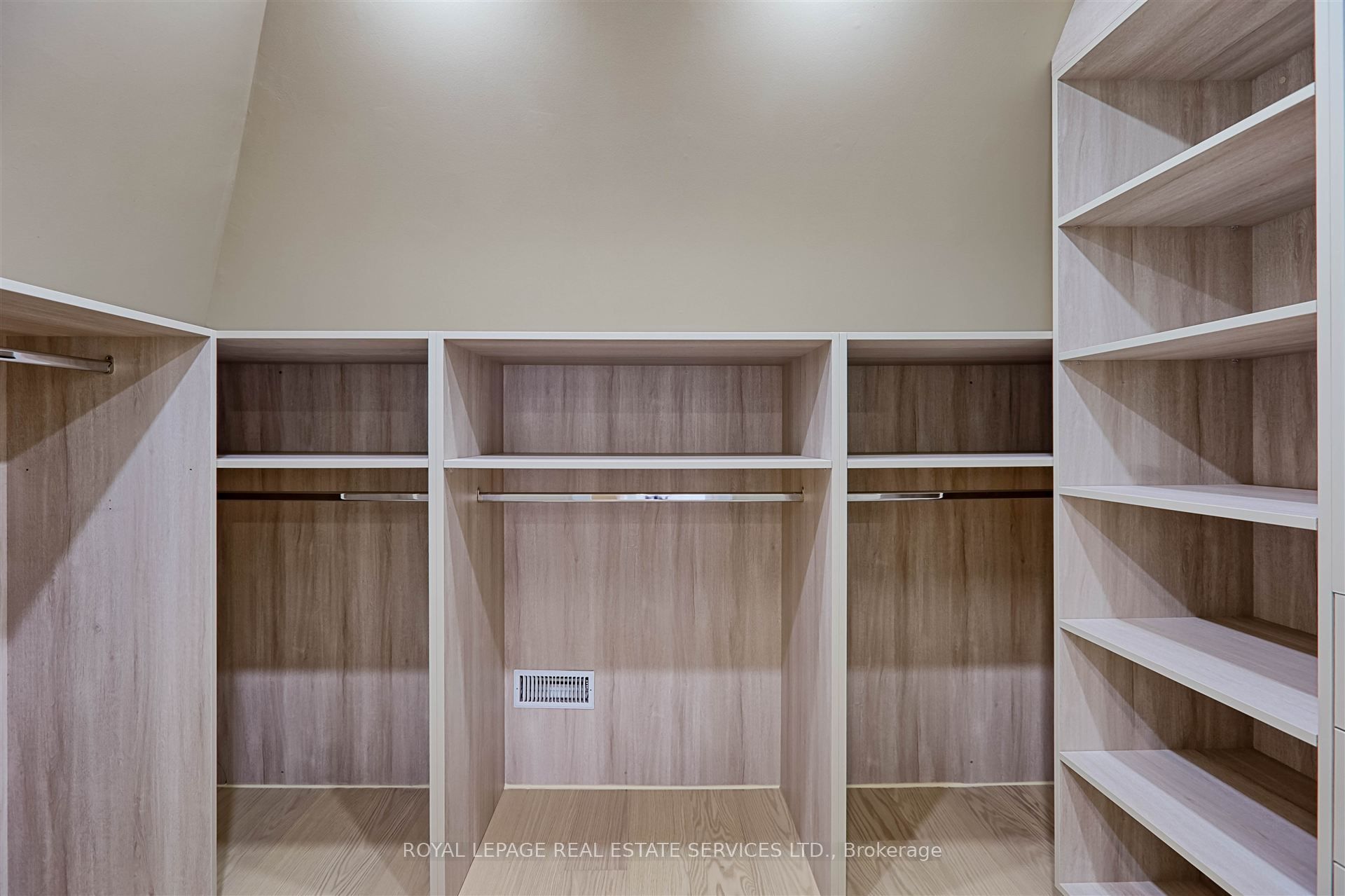 324 Riverside Drive Property Photo 30