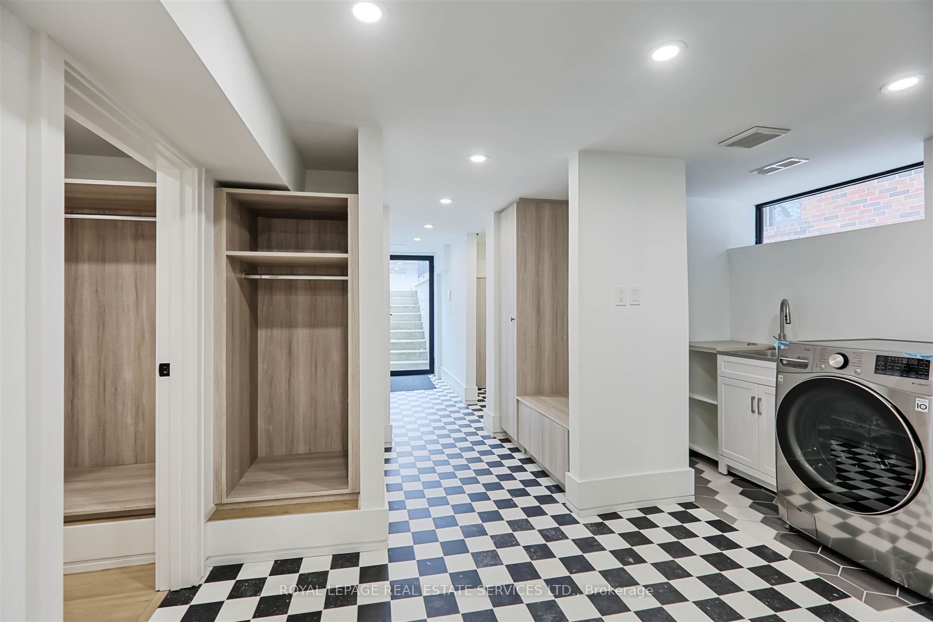 324 Riverside Drive Property Photo 37