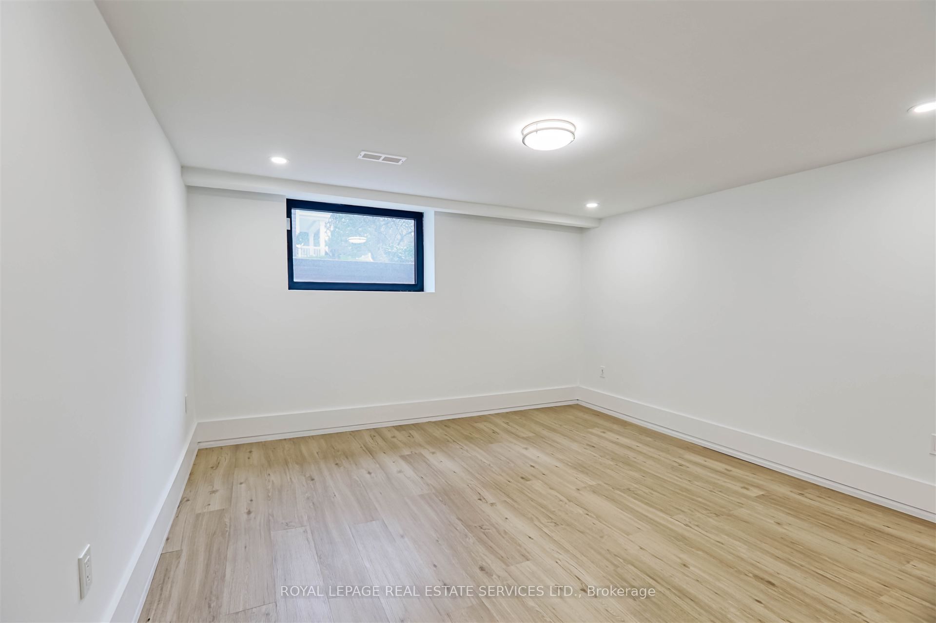 324 Riverside Drive Property Photo 41