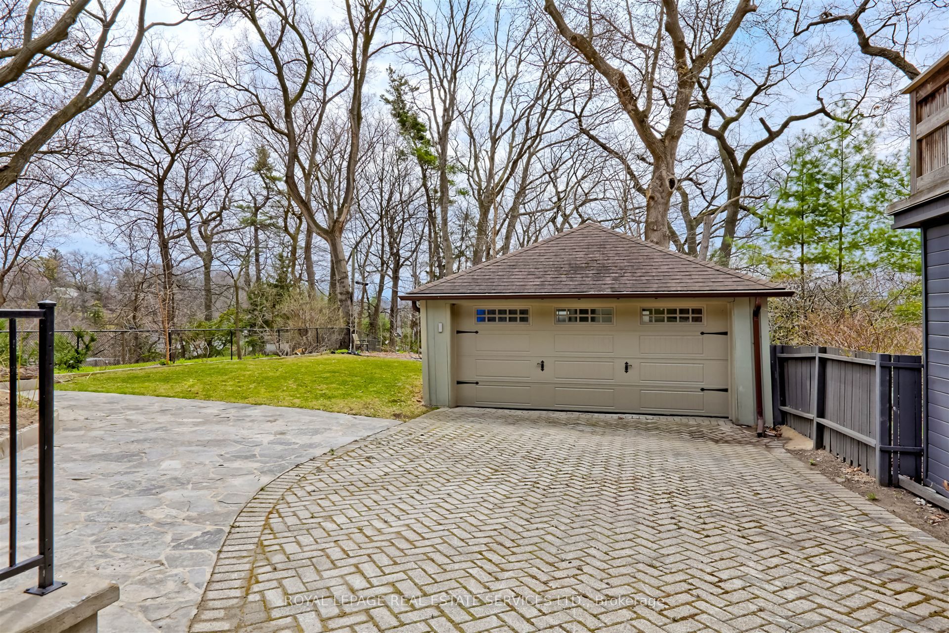 324 Riverside Drive Property Photo 46