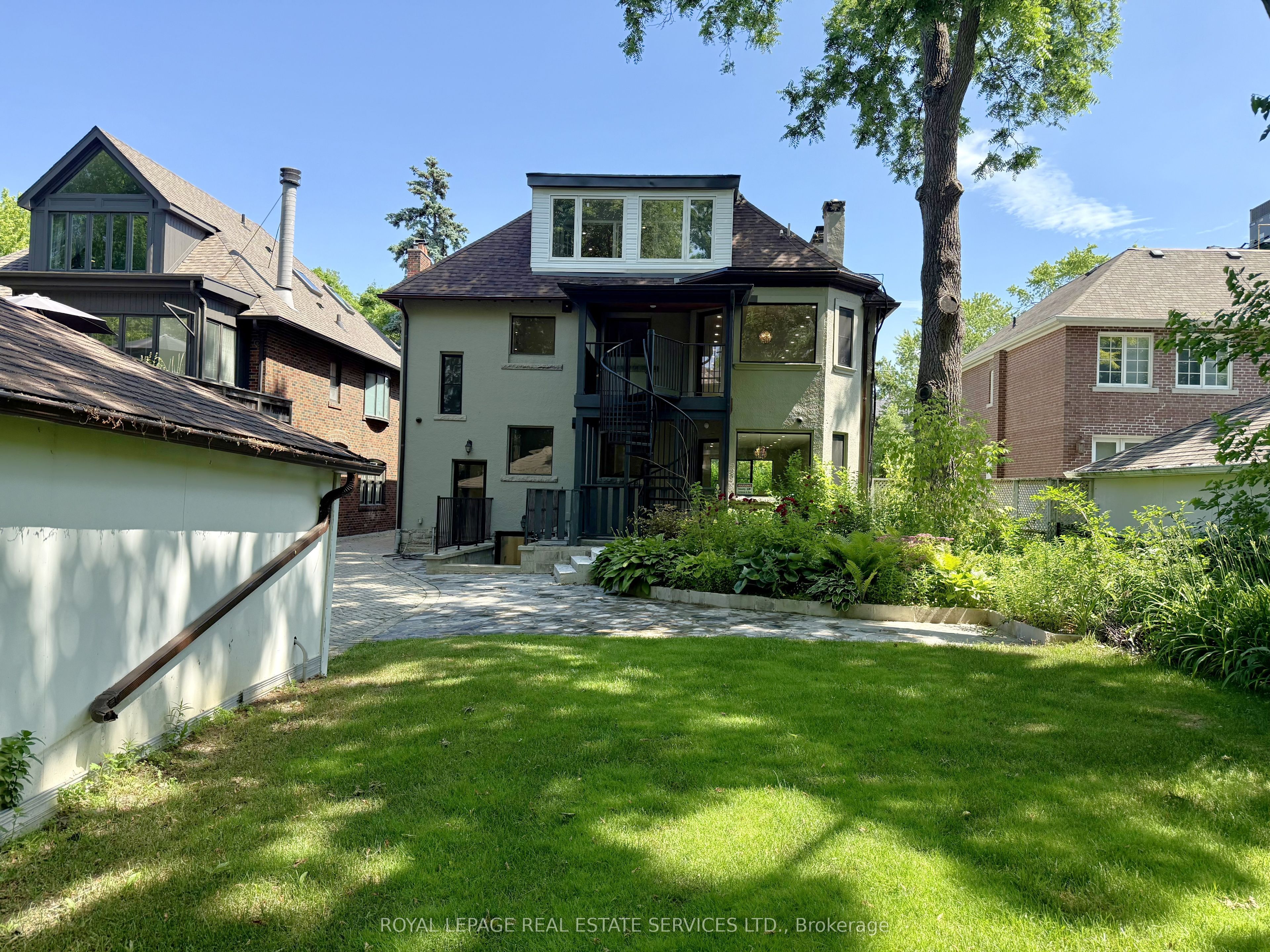 324 Riverside Drive Property Photo 48