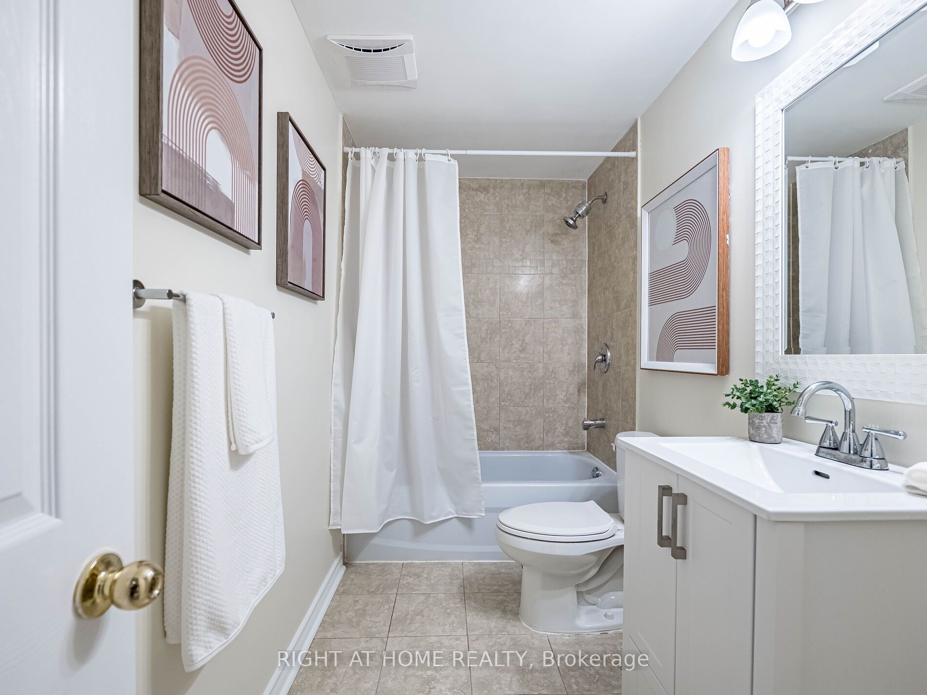 118 Bonham Boulevard Property Photo 27