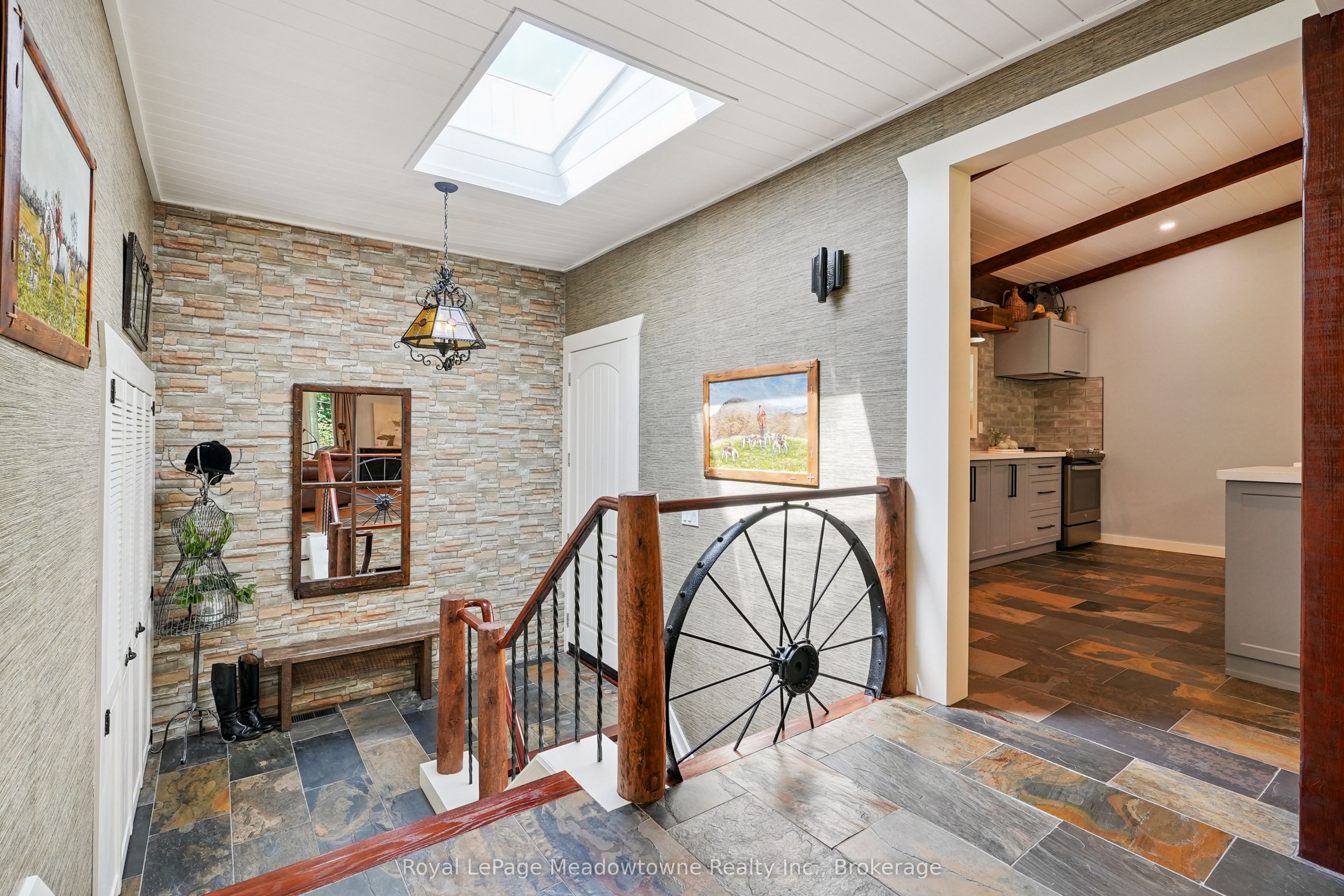 9878 15 Side Road Property Photo 7