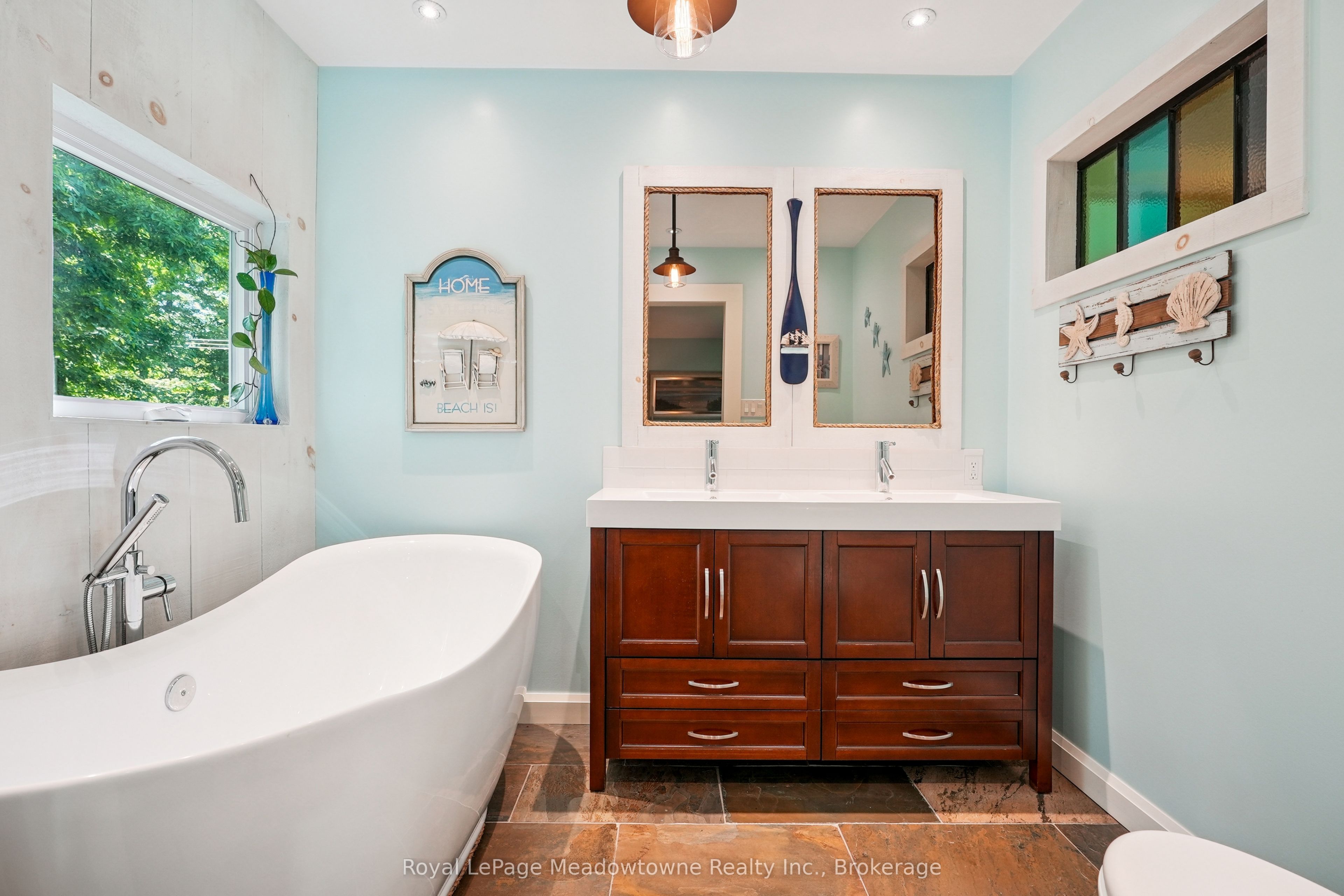 9878 15 Side Road Property Photo 19