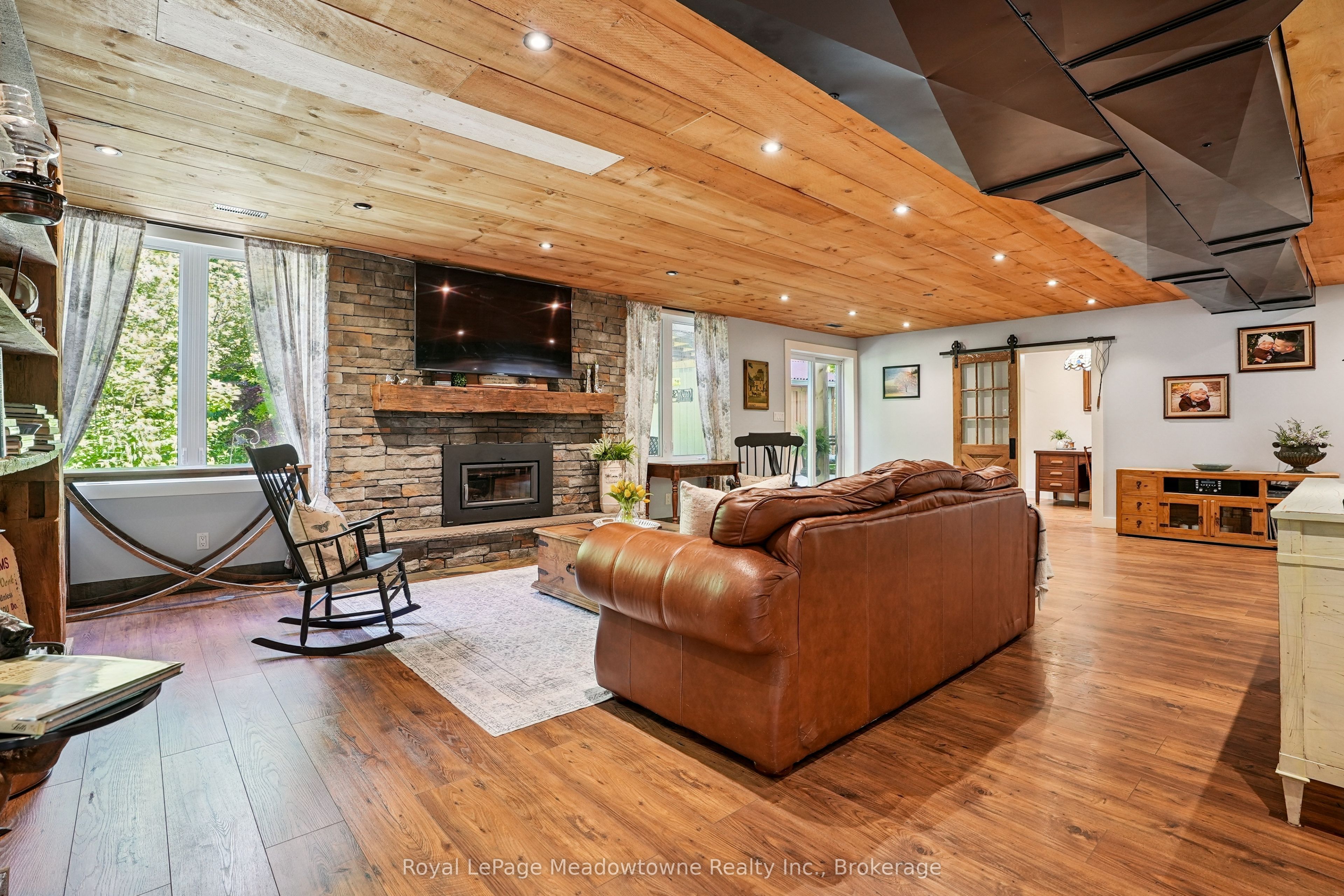 9878 15 Side Road Property Photo 23