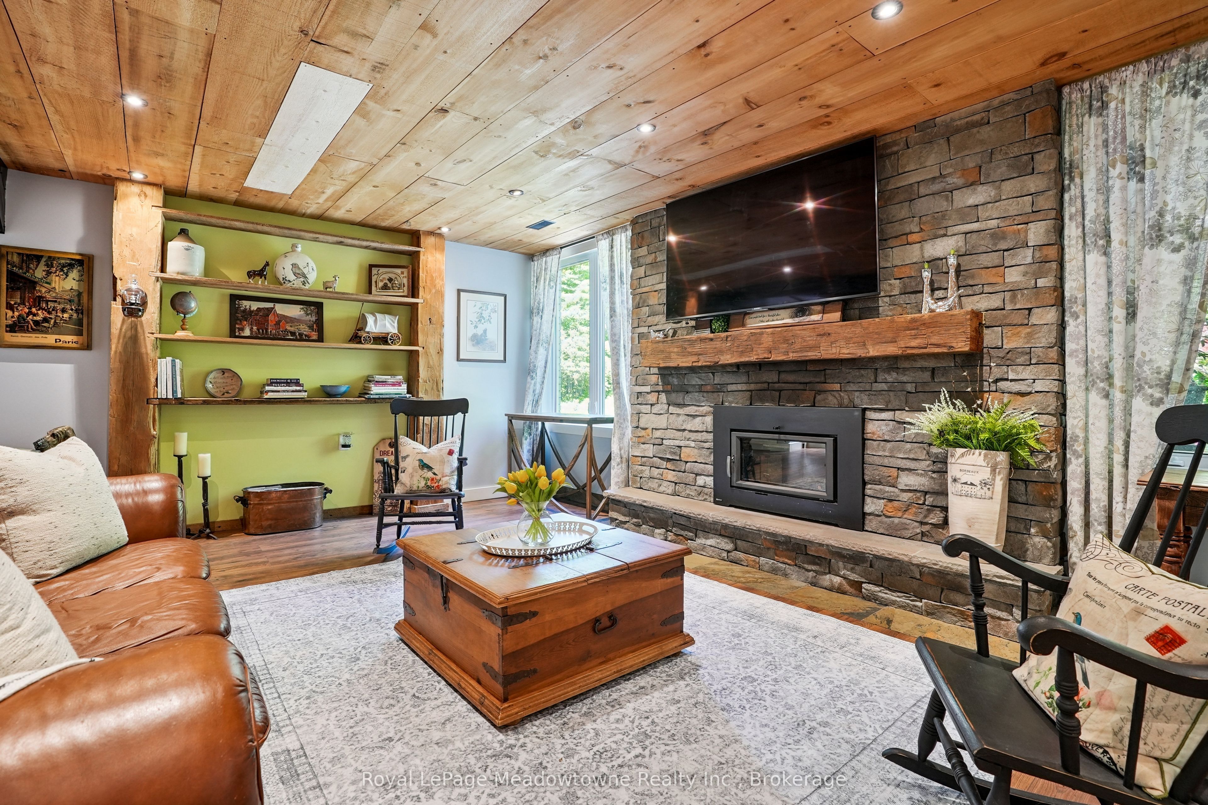 9878 15 Side Road Property Photo 24