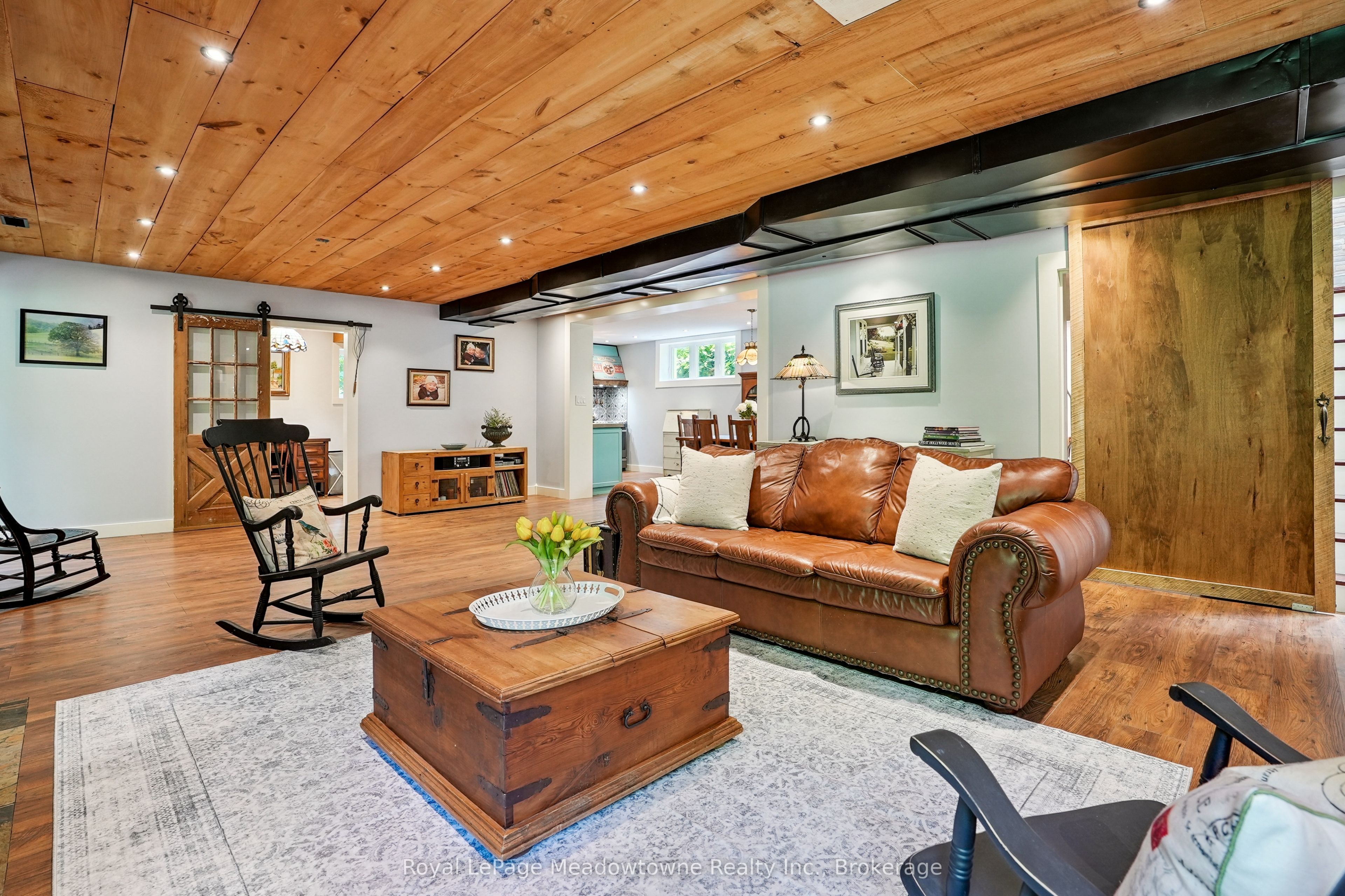 9878 15 Side Road Property Photo 25