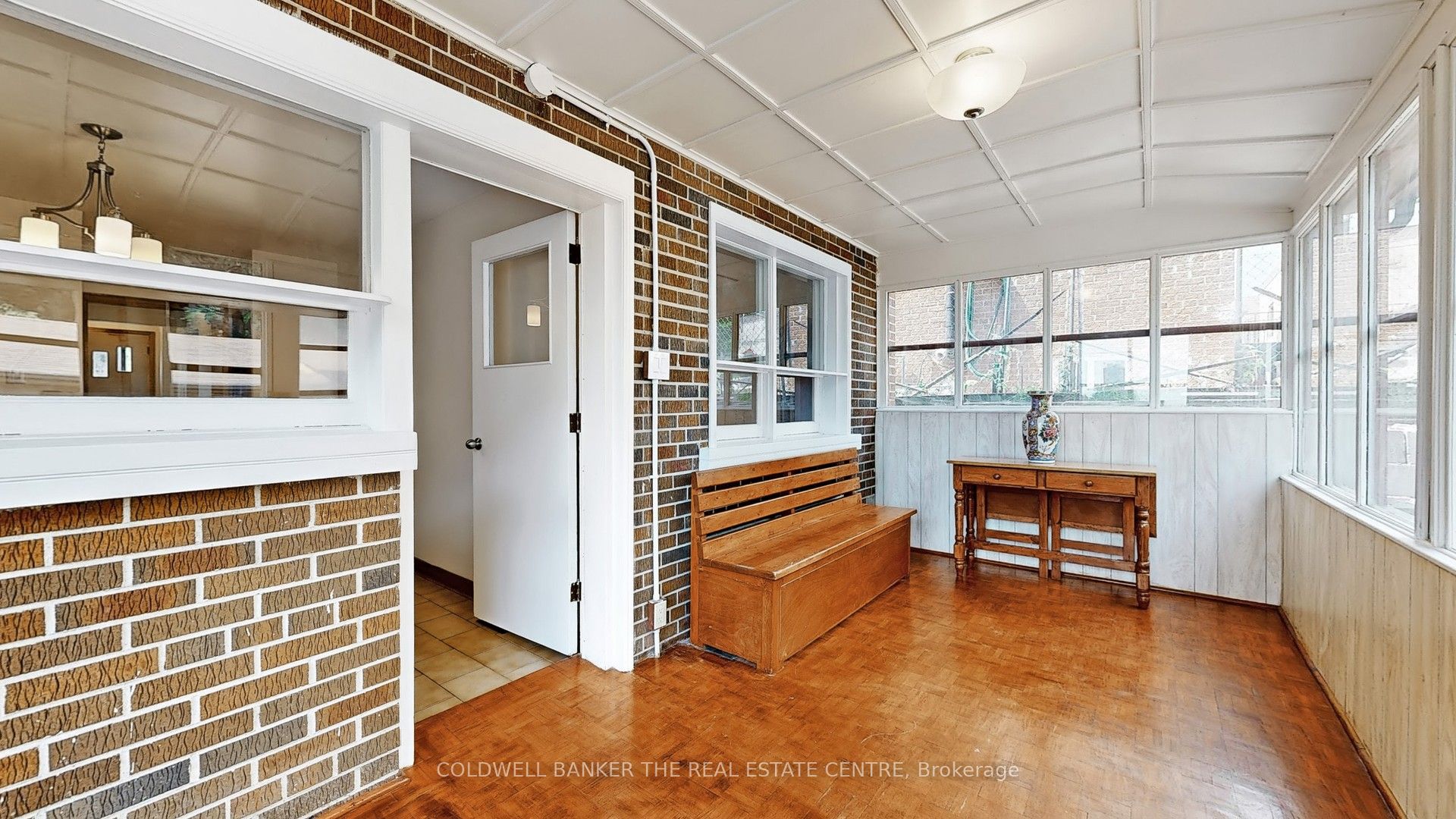 947 Saint Clarens Avenue Property Photo 8