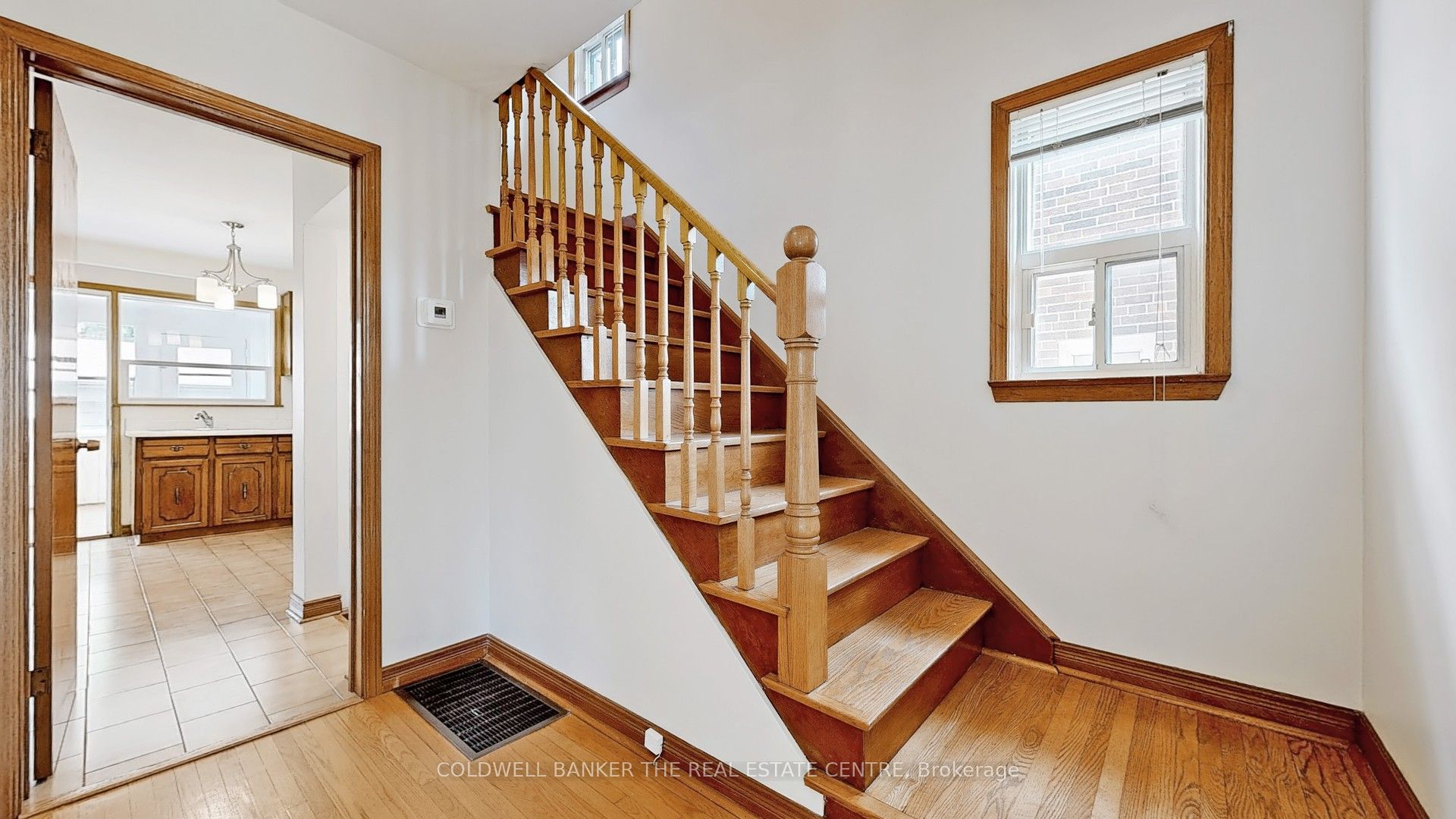 947 Saint Clarens Avenue Property Photo 10