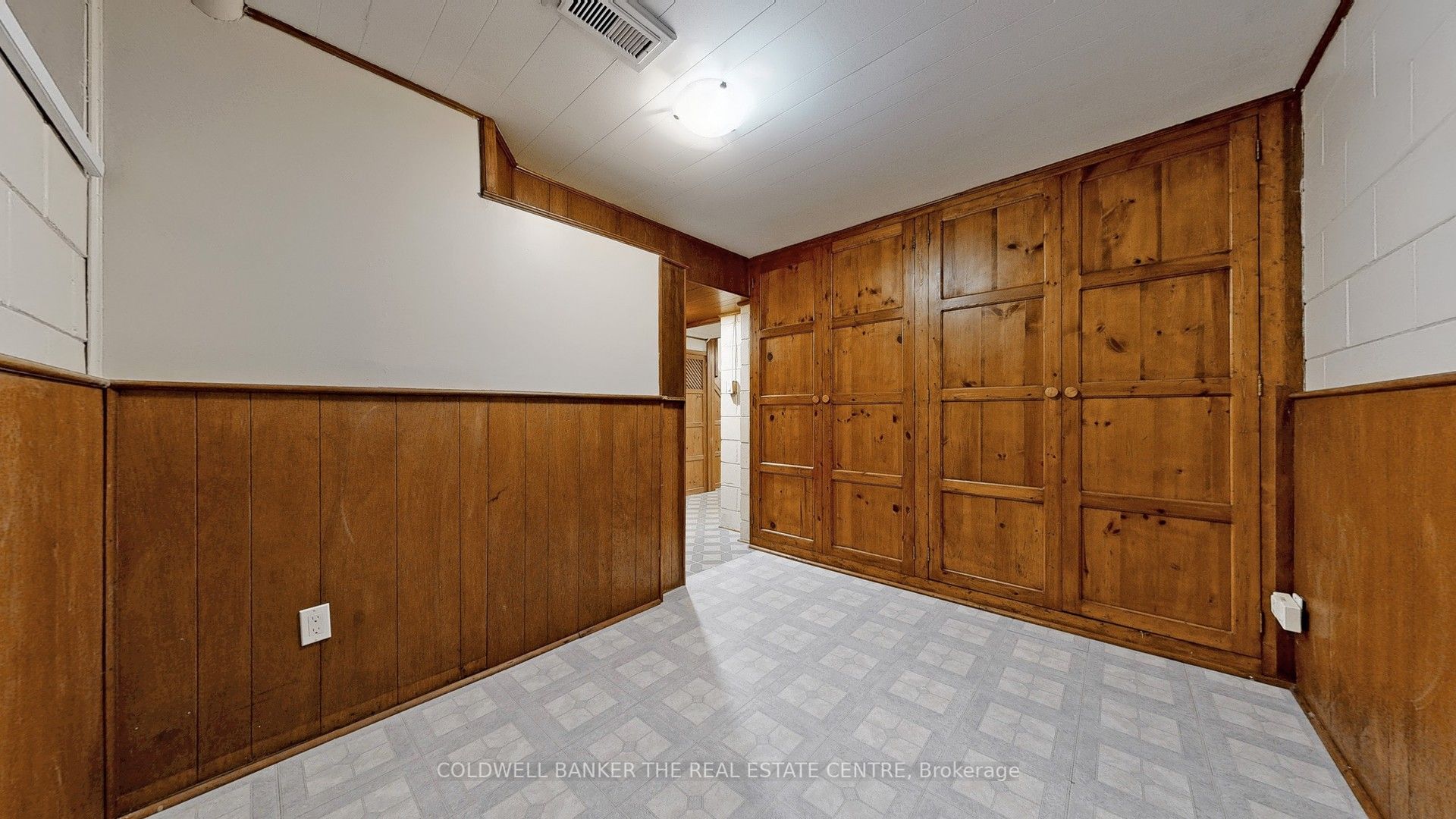 947 Saint Clarens Avenue Property Photo 21