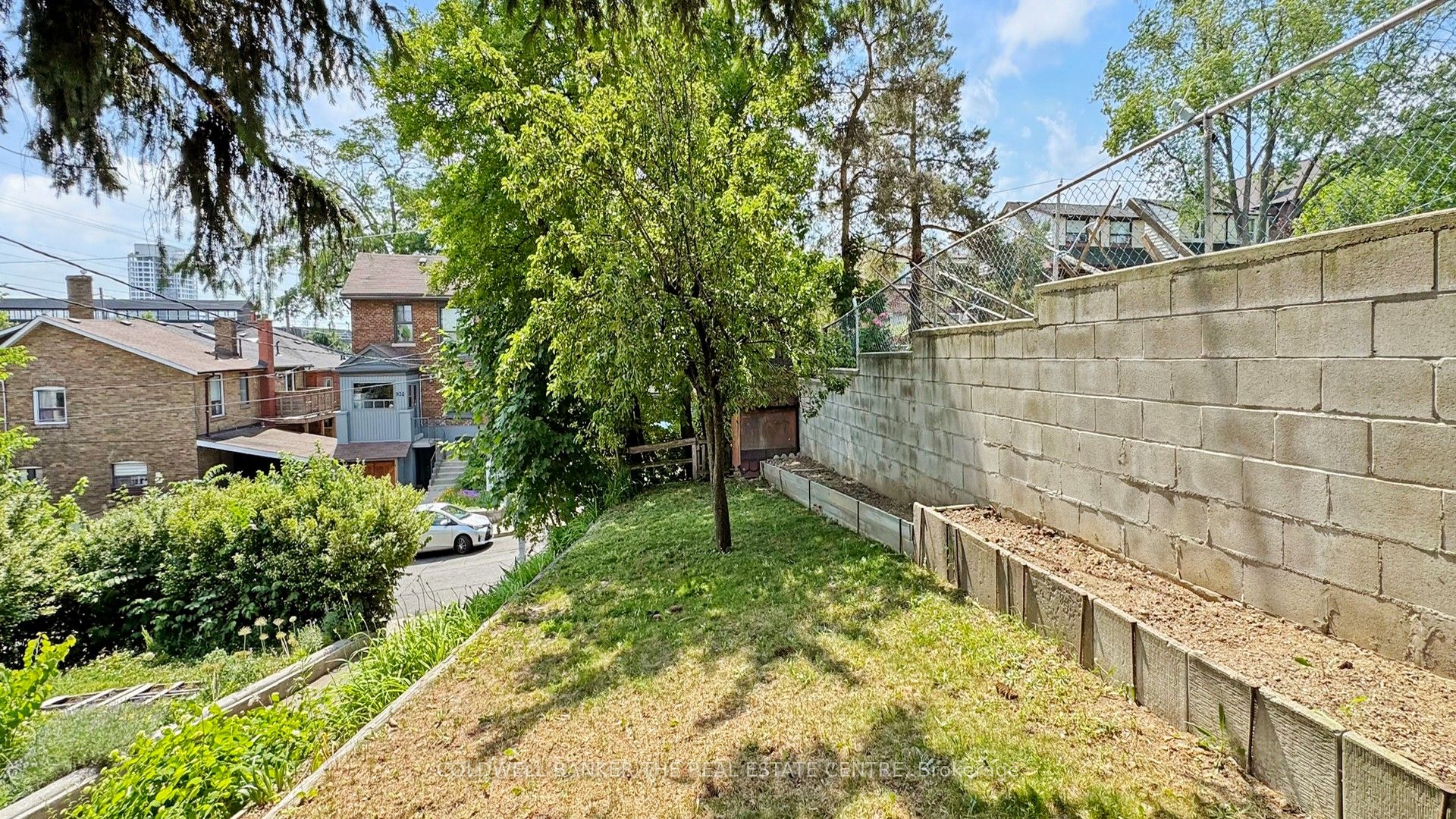 947 Saint Clarens Avenue Property Photo 27