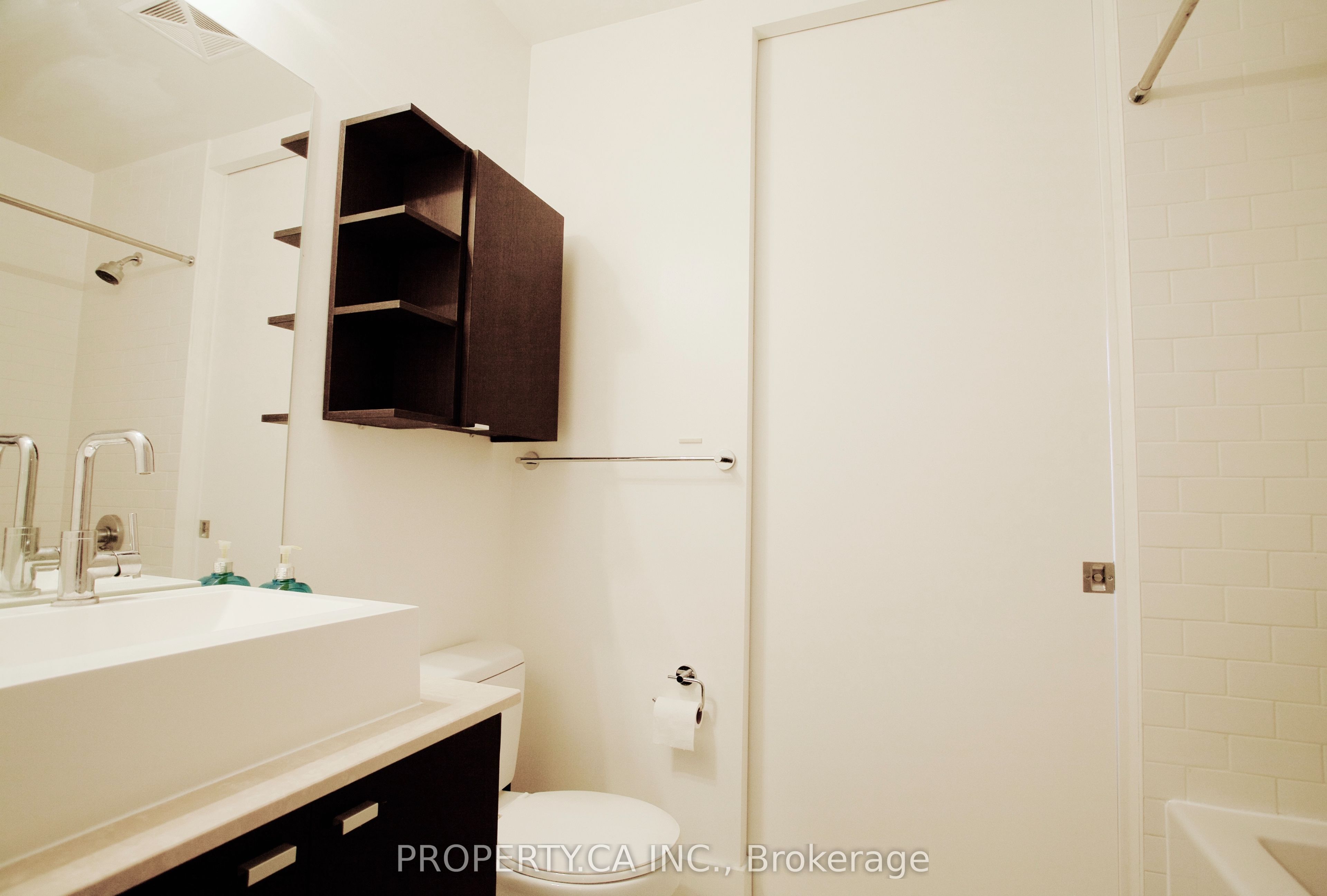 103 The Queensway N/a 2815 Property Photo 6