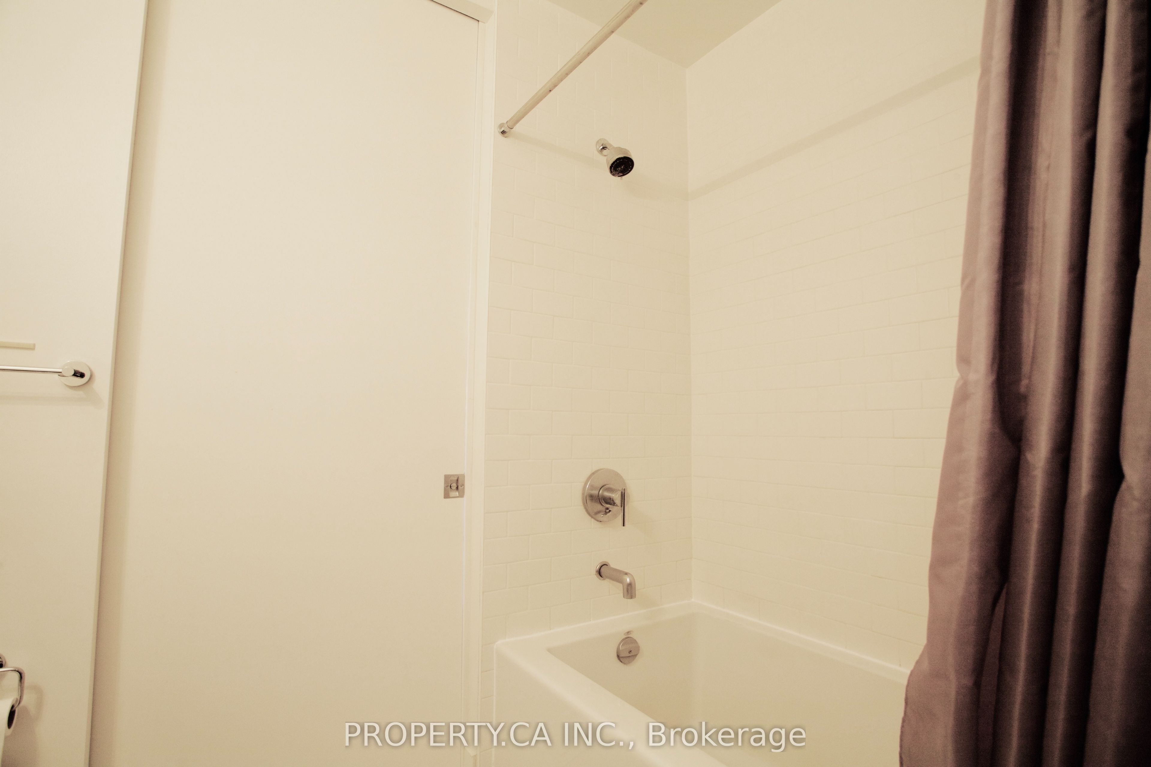 103 The Queensway N/a 2815 Property Photo 7