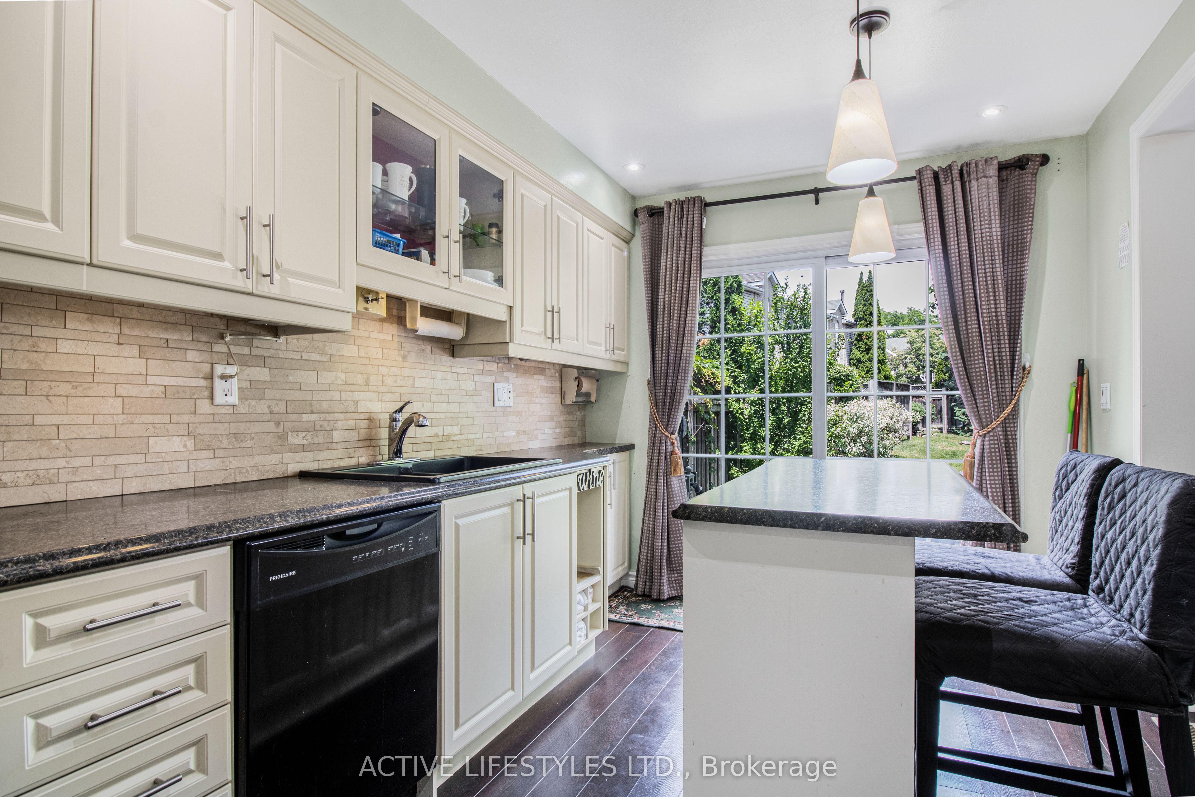 10 Hartnell Square 59 Property Photo 8