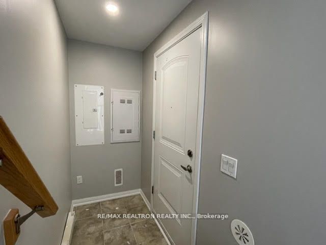 3120 Boxford Crescent 1 Property Photo 22