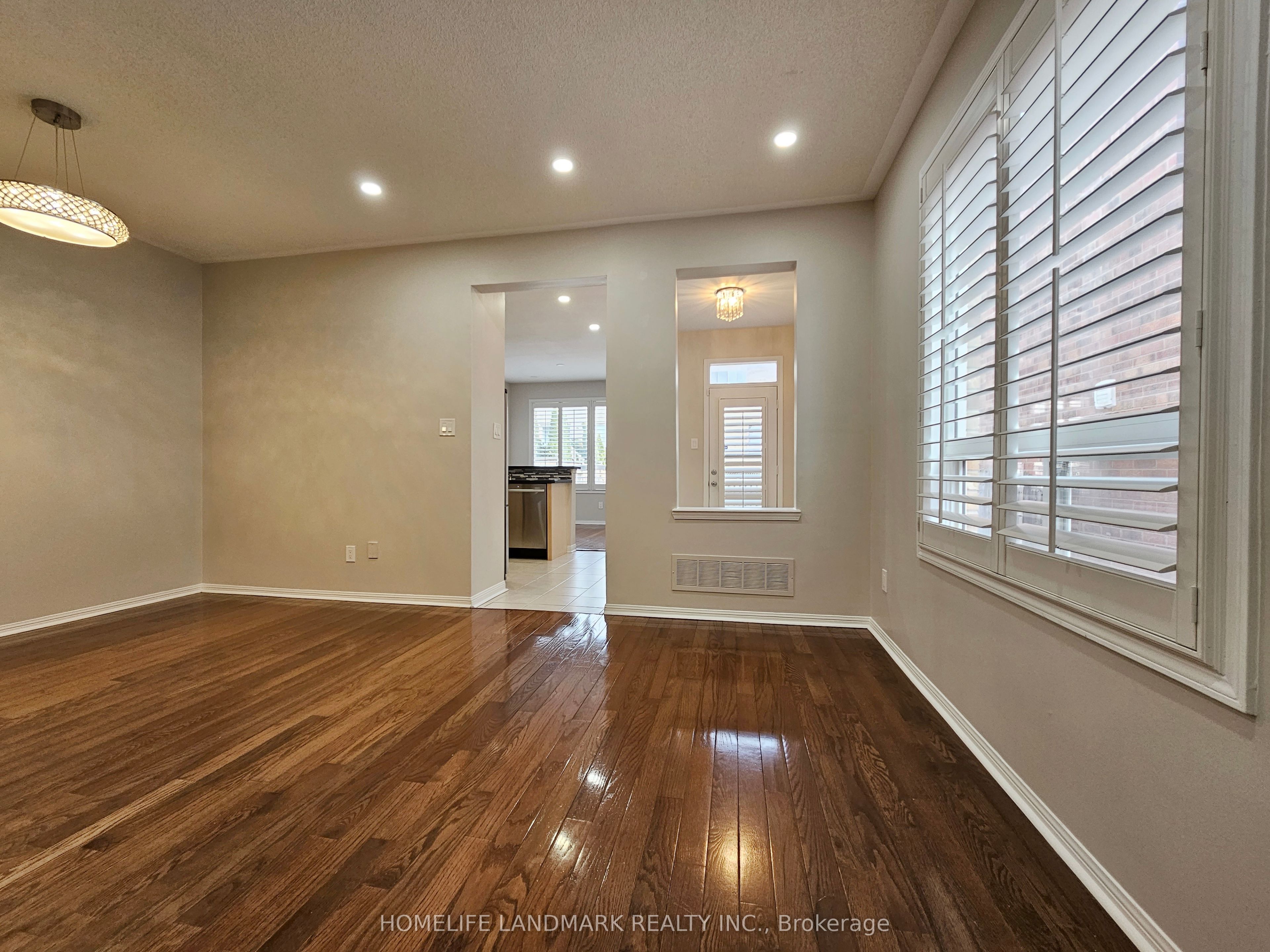 1310 Galesway Boulevard Property Photo 4