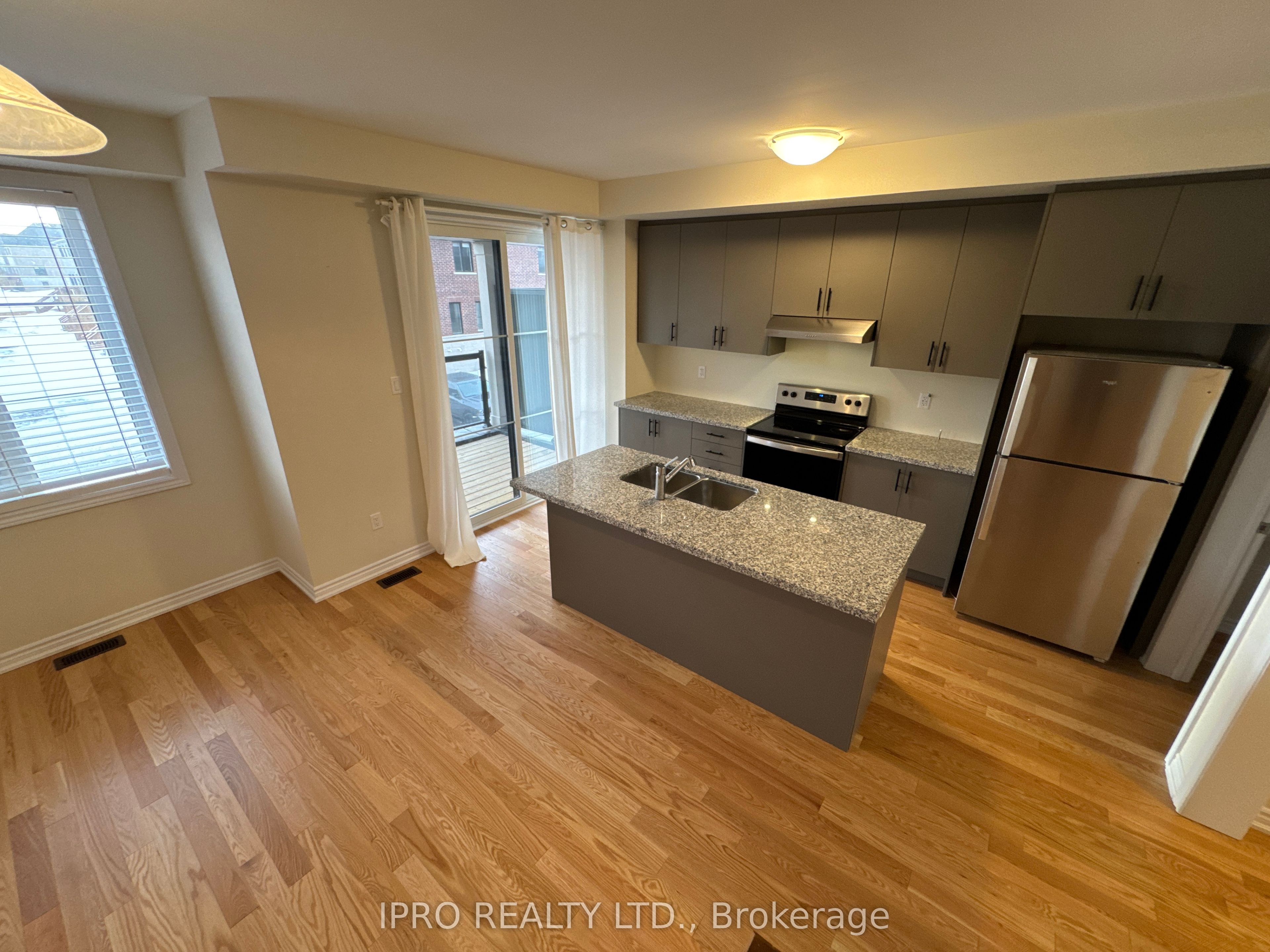 1453 National Common E Property Photo 6