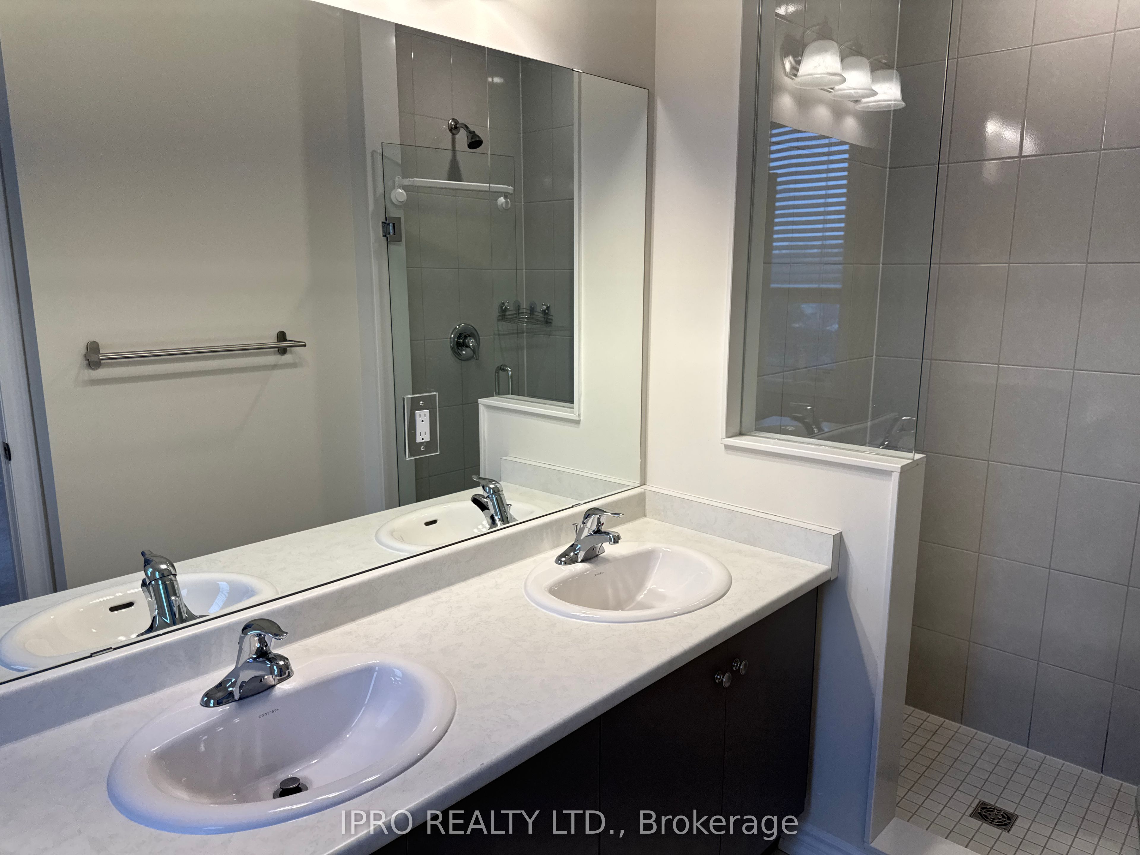 1453 National Common E Property Photo 8