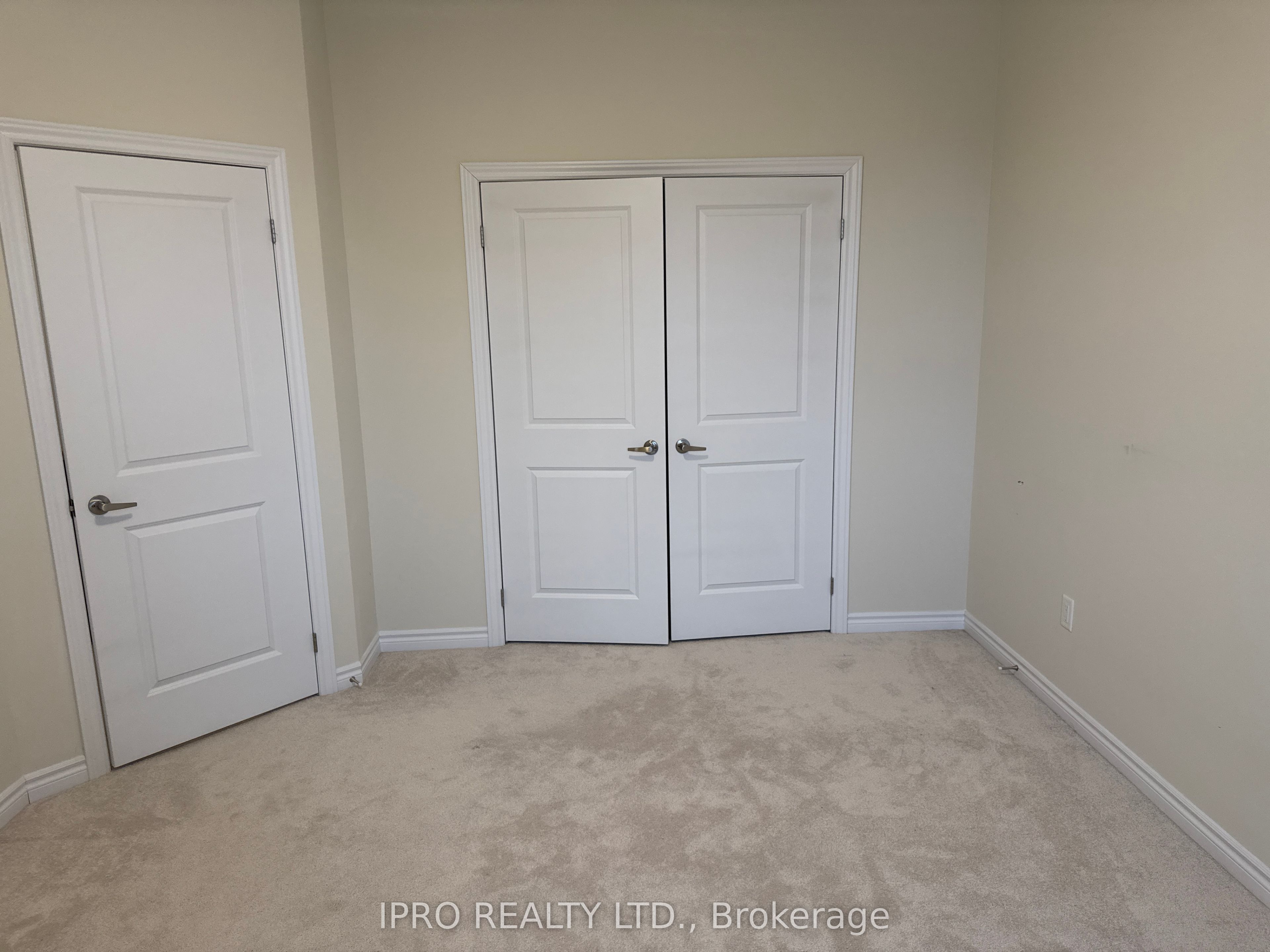 1453 National Common E Property Photo 9