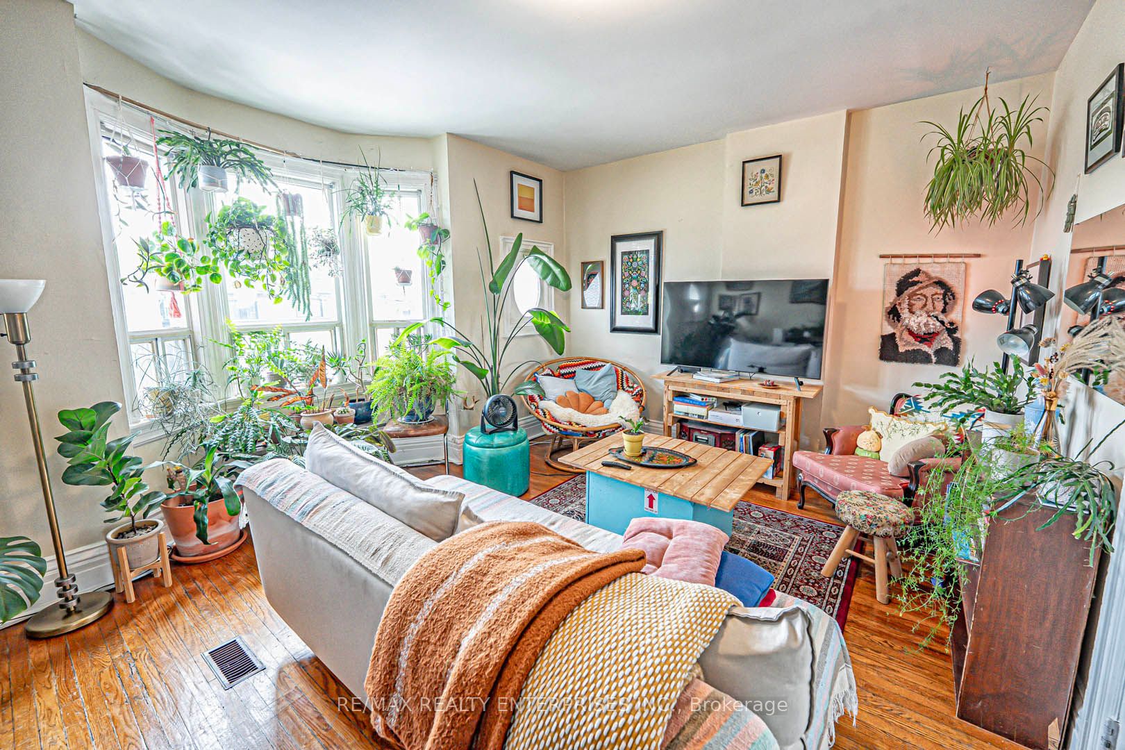 914 Dovercourt Road Property Photo 14