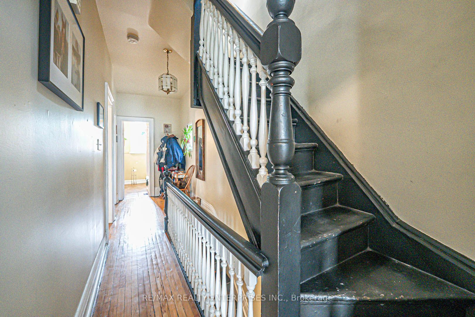 914 Dovercourt Road Property Photo 20