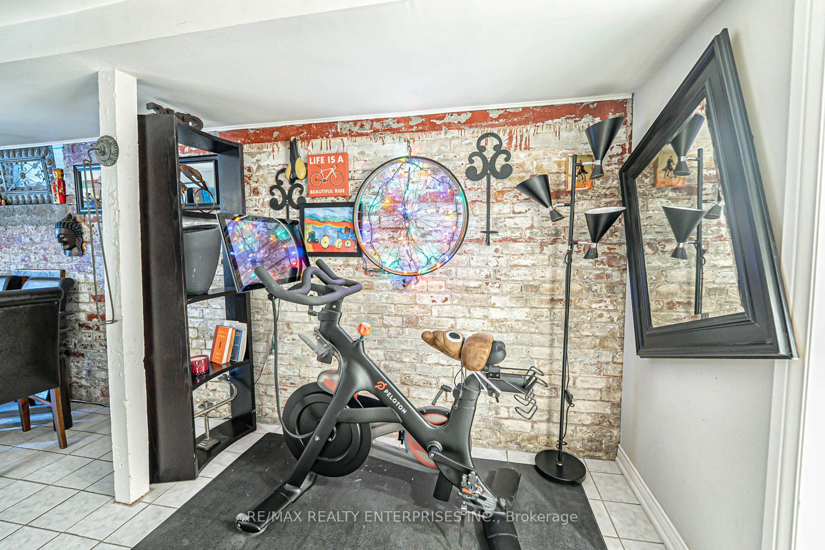 914 Dovercourt Road Property Photo 37