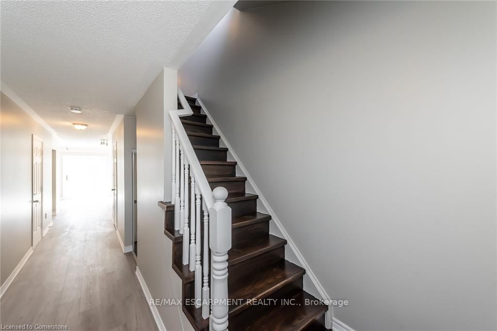 626 Taylor Crescent Property Photo 5