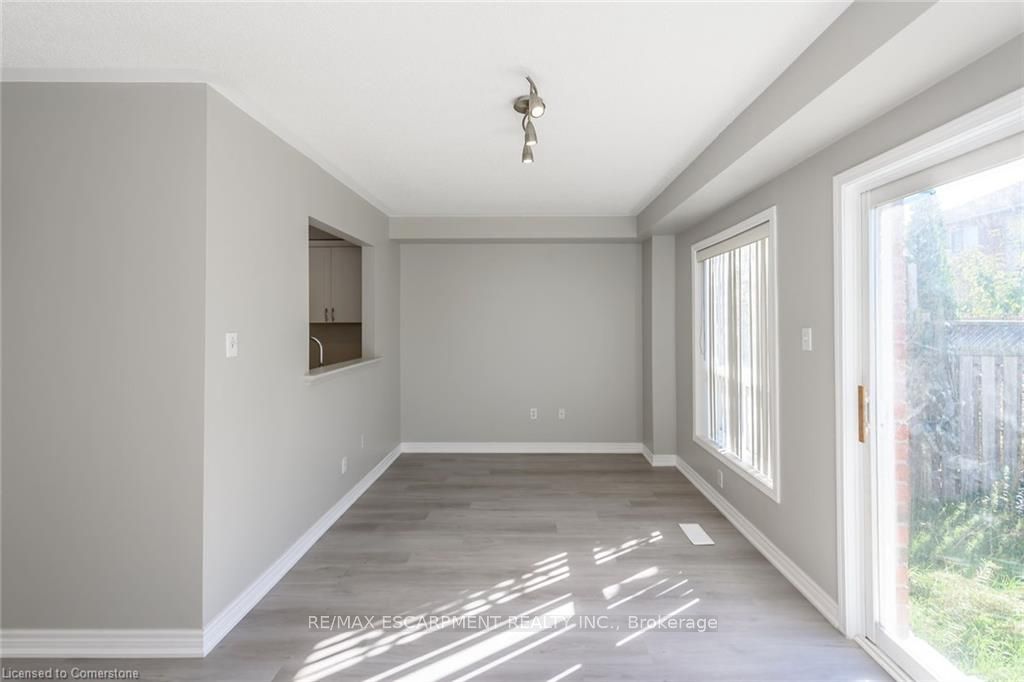 626 Taylor Crescent Property Photo 7