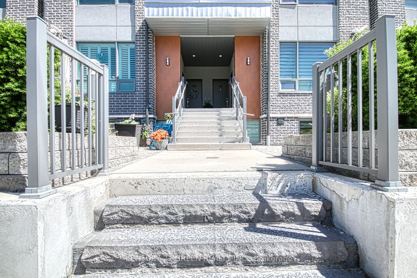 680 Atwater Avenue 19 Property Photo 1