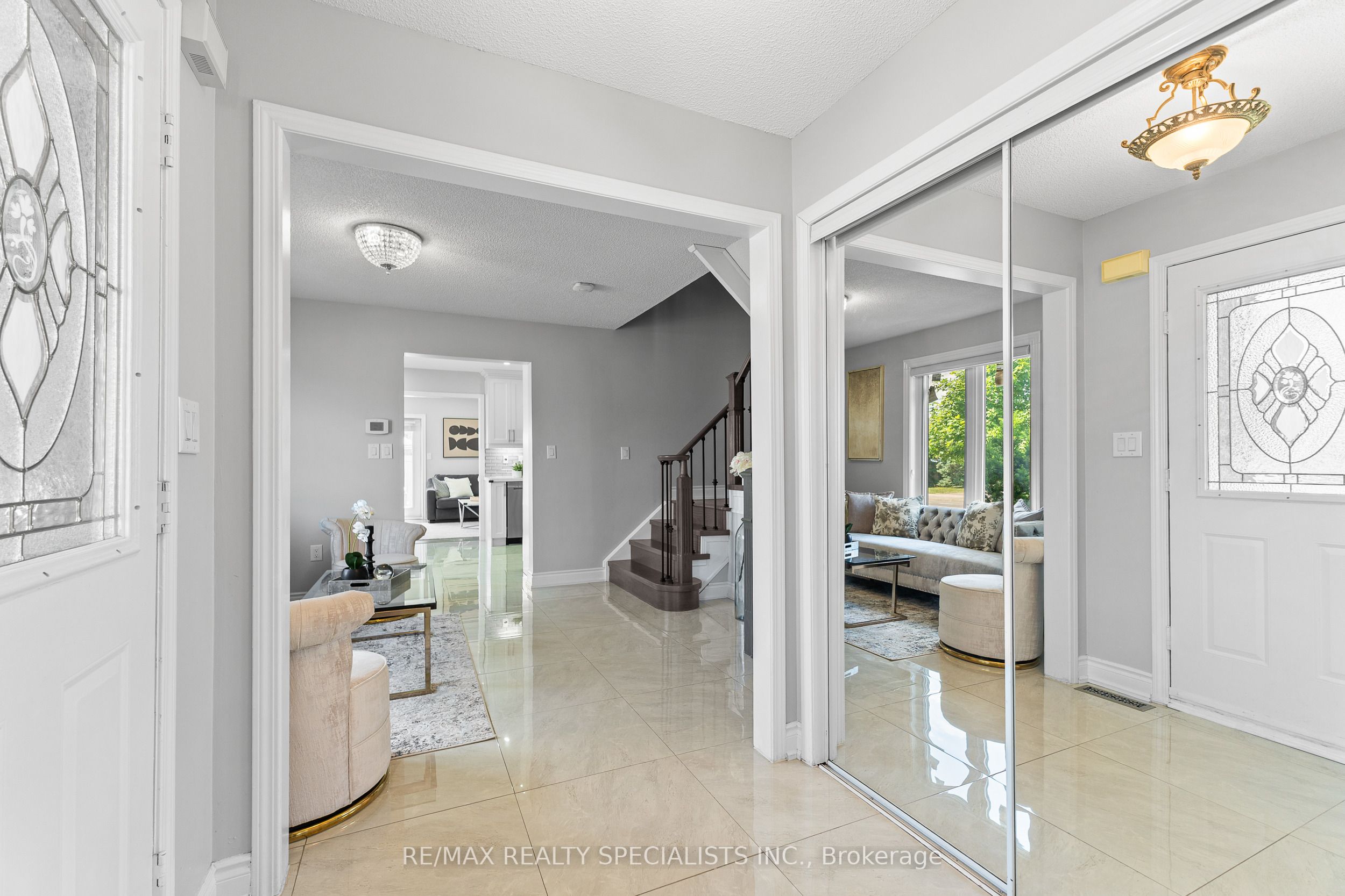 60 Sunny Meadow Boulevard Property Photo 5