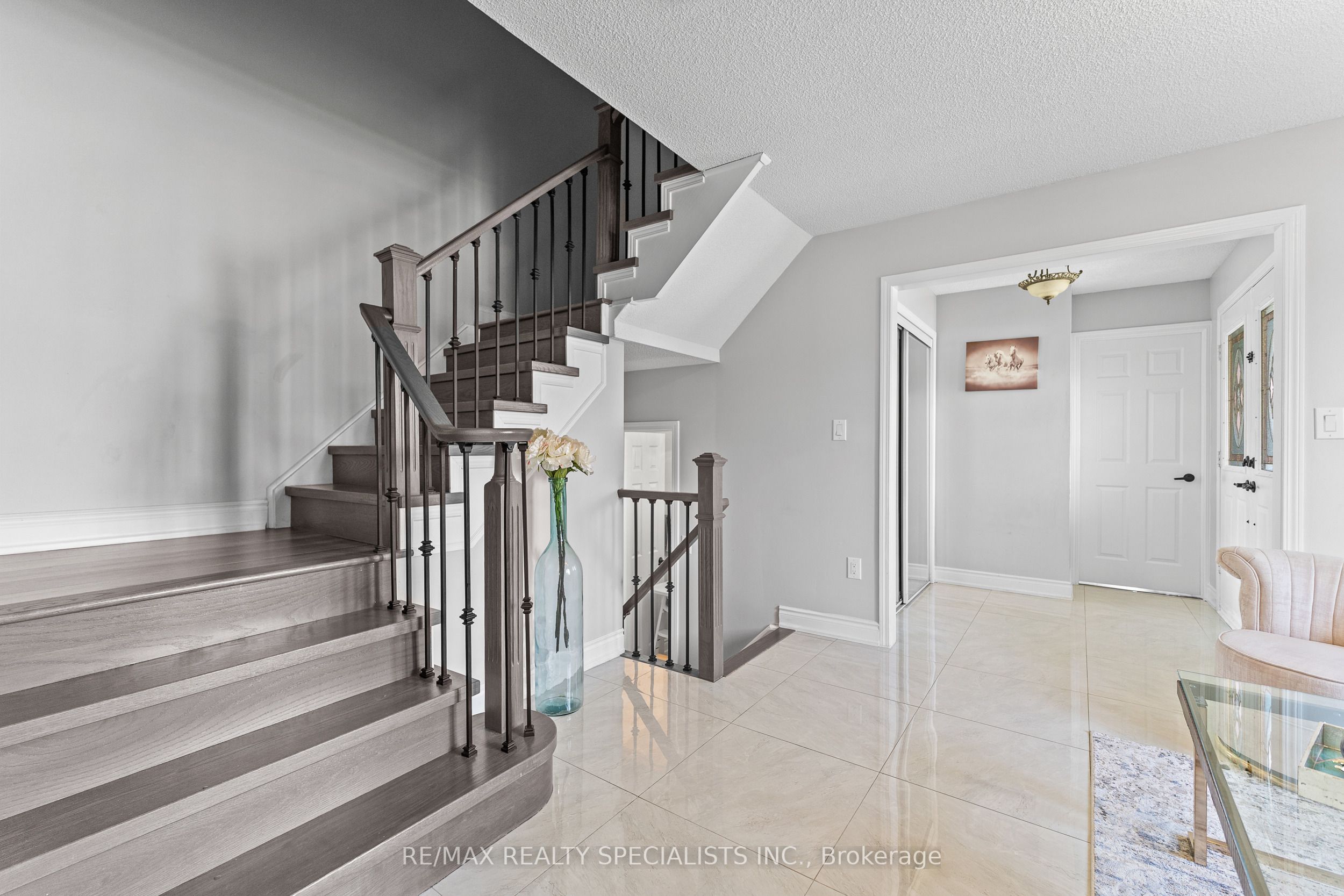 60 Sunny Meadow Boulevard Property Photo 6