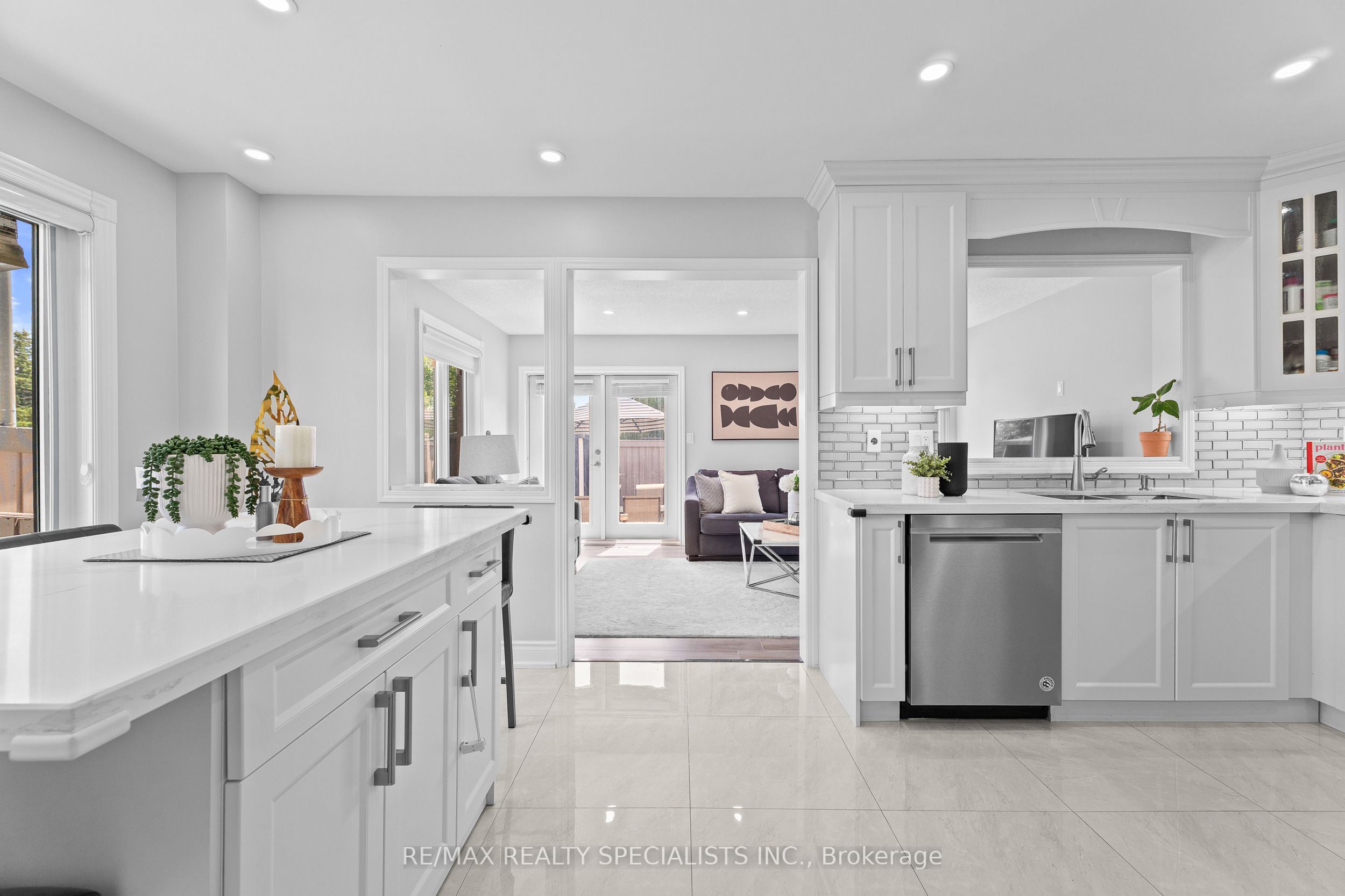 60 Sunny Meadow Boulevard Property Photo 11