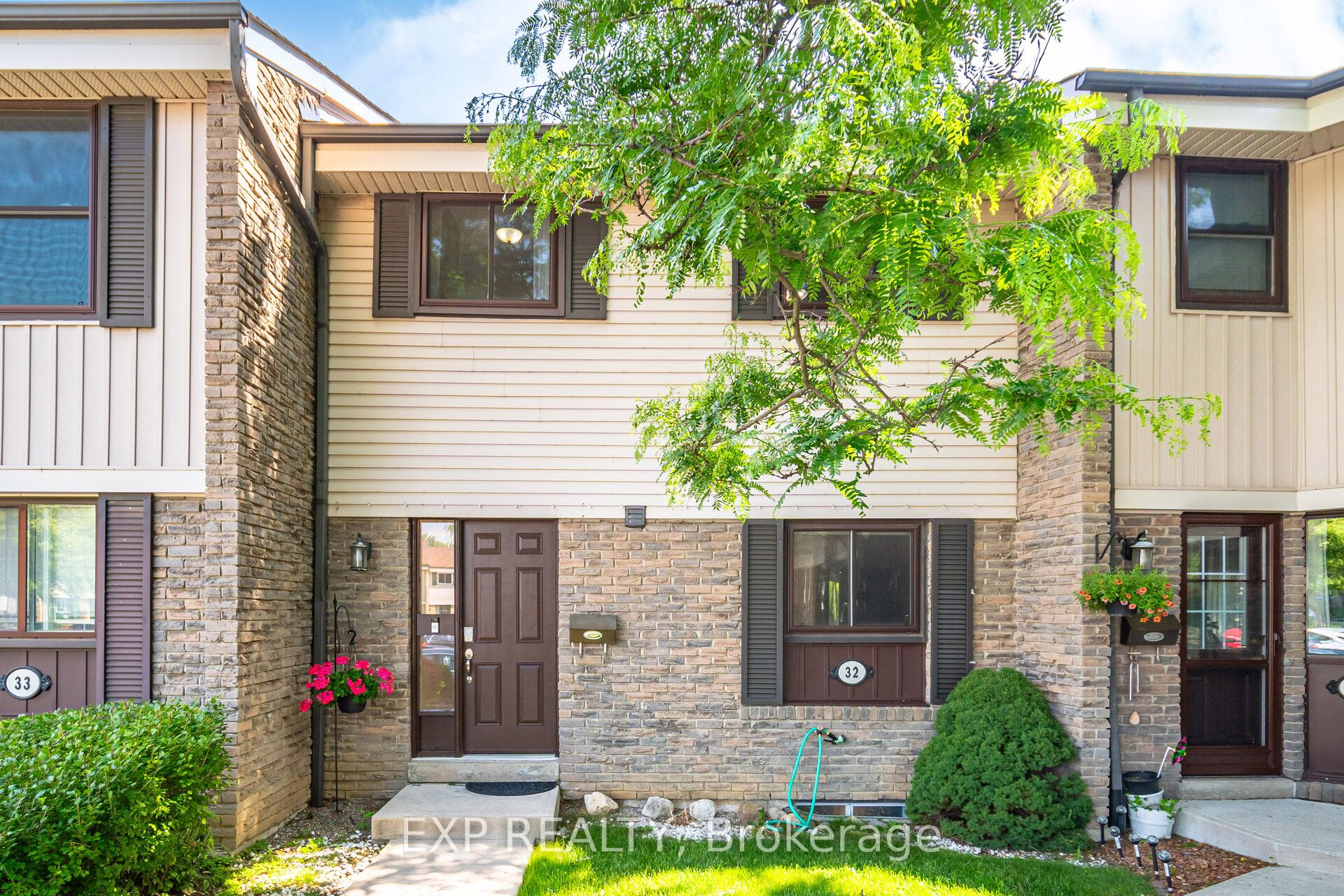 #32 - 2779 Gananoque Drive Property Photo 1