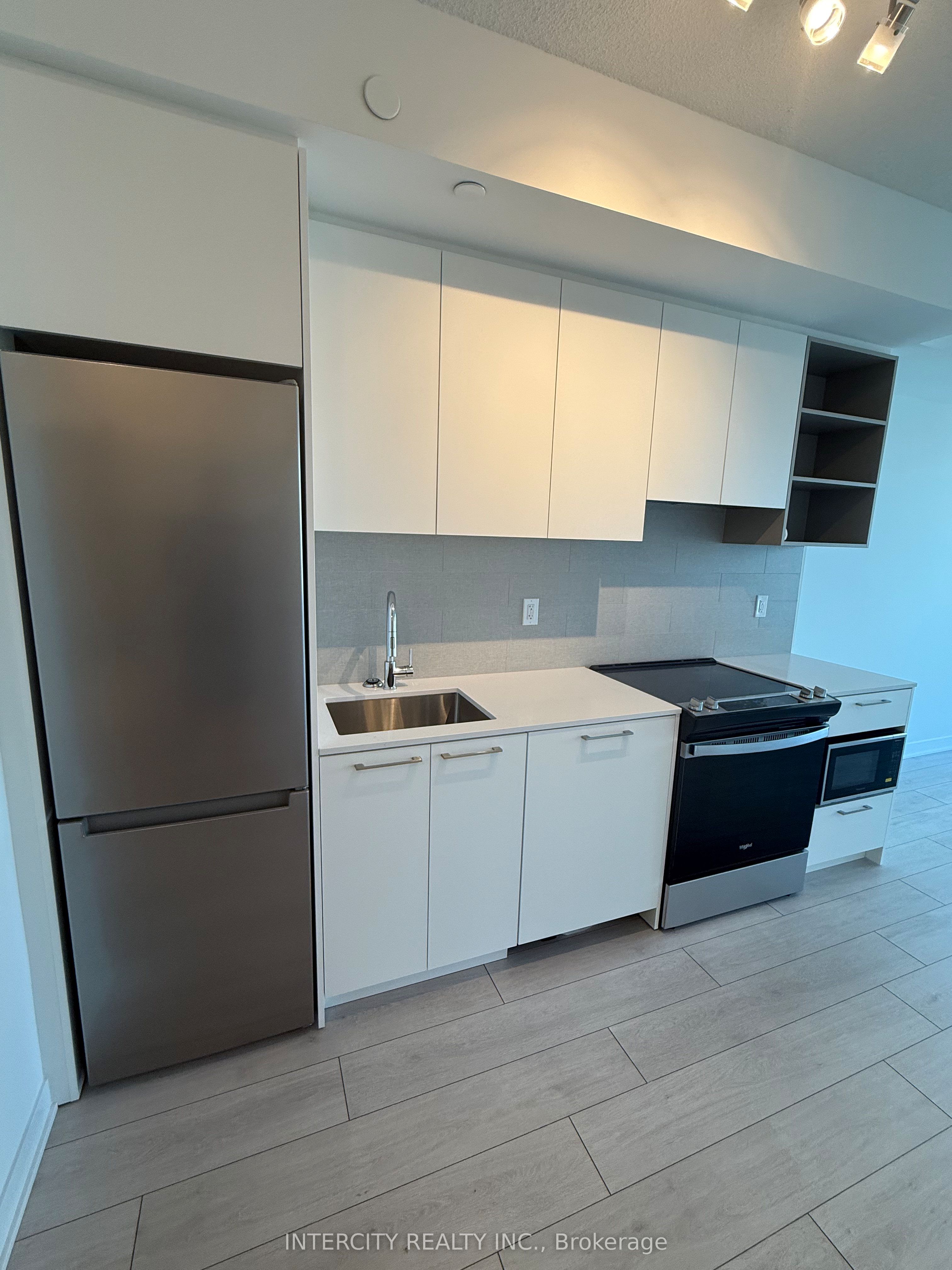 #2112 - 260 Malta Avenue Property Photo 4