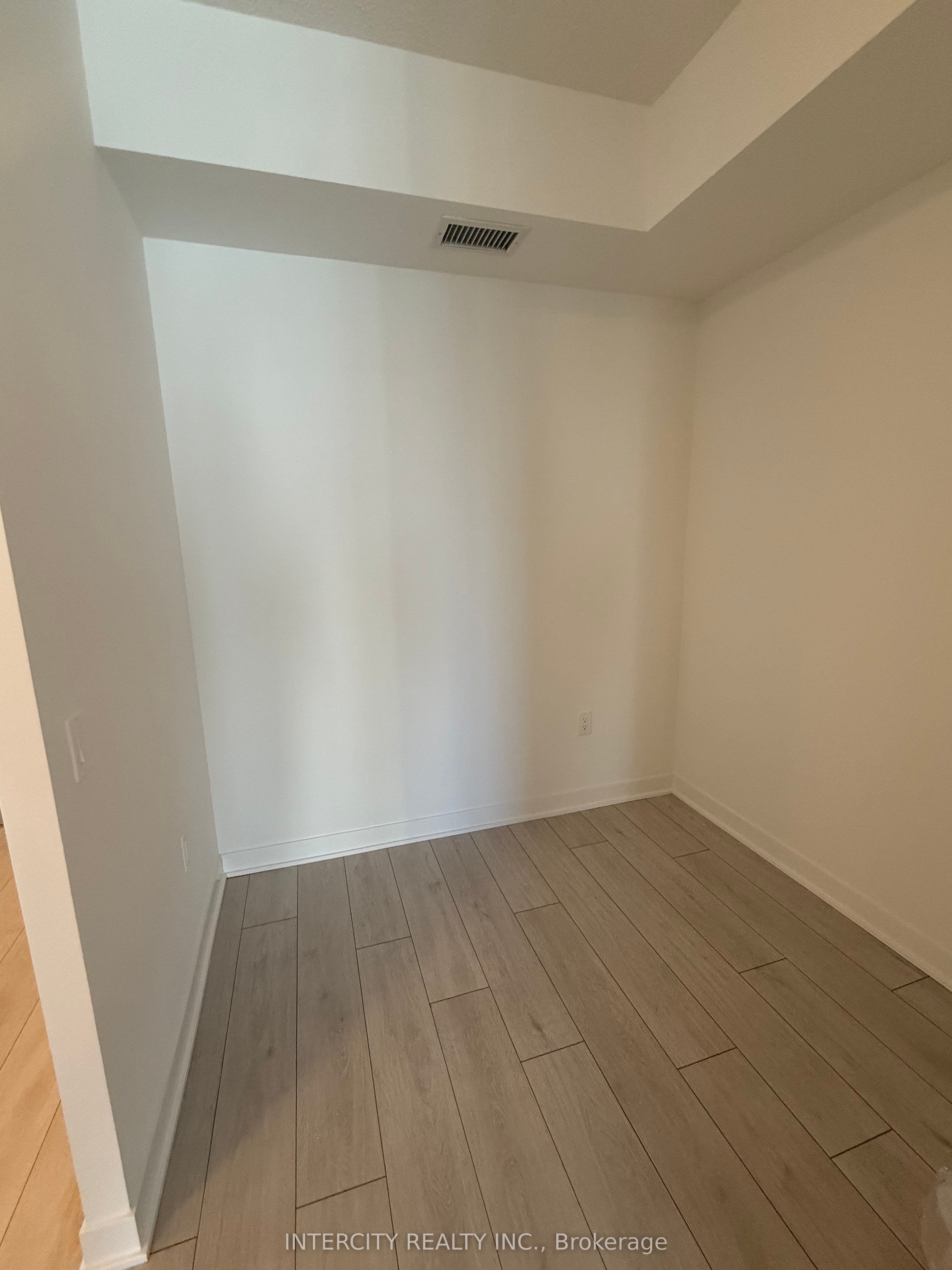 #2112 - 260 Malta Avenue Property Photo 7