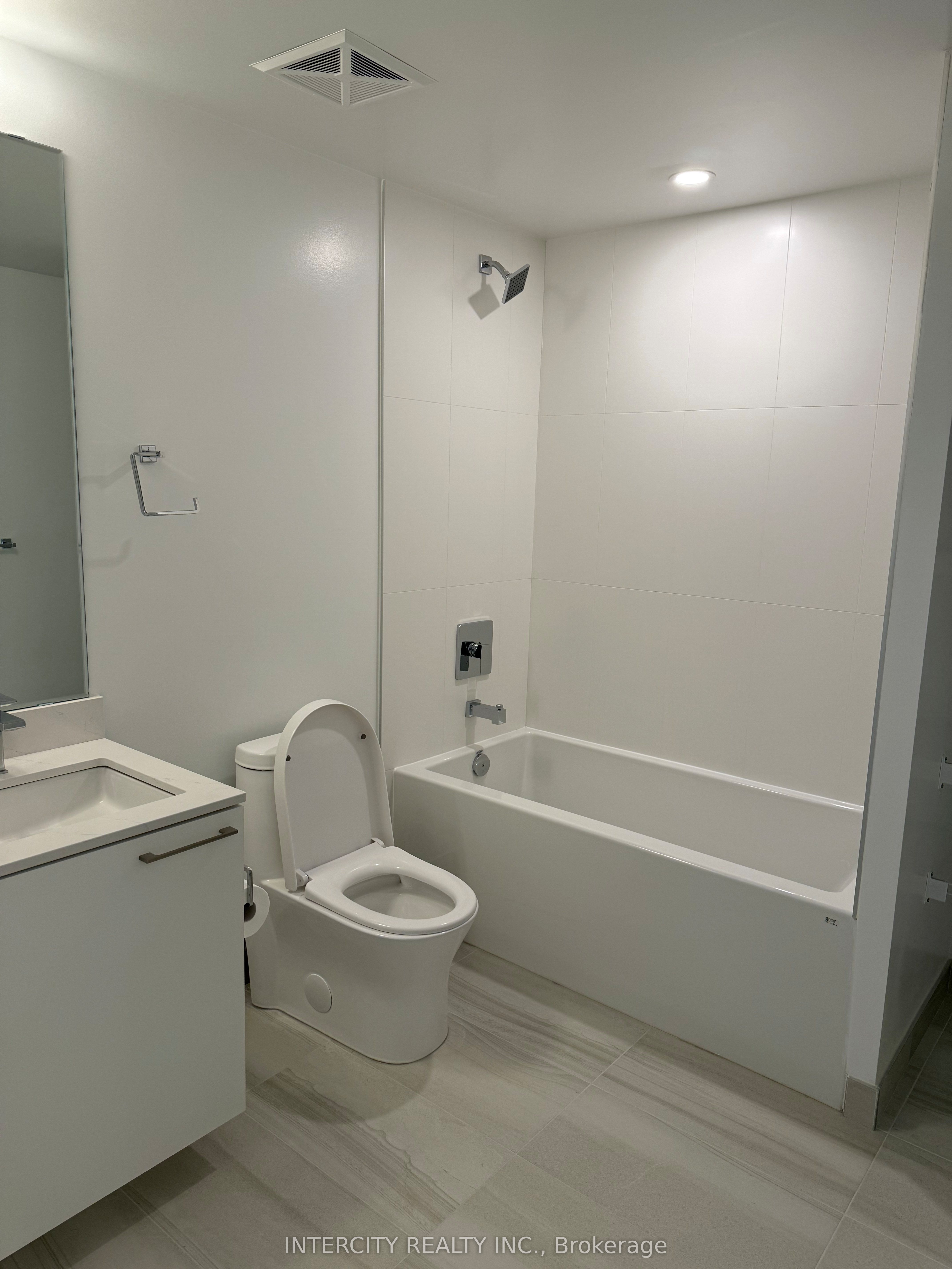 #2112 - 260 Malta Avenue Property Photo 9