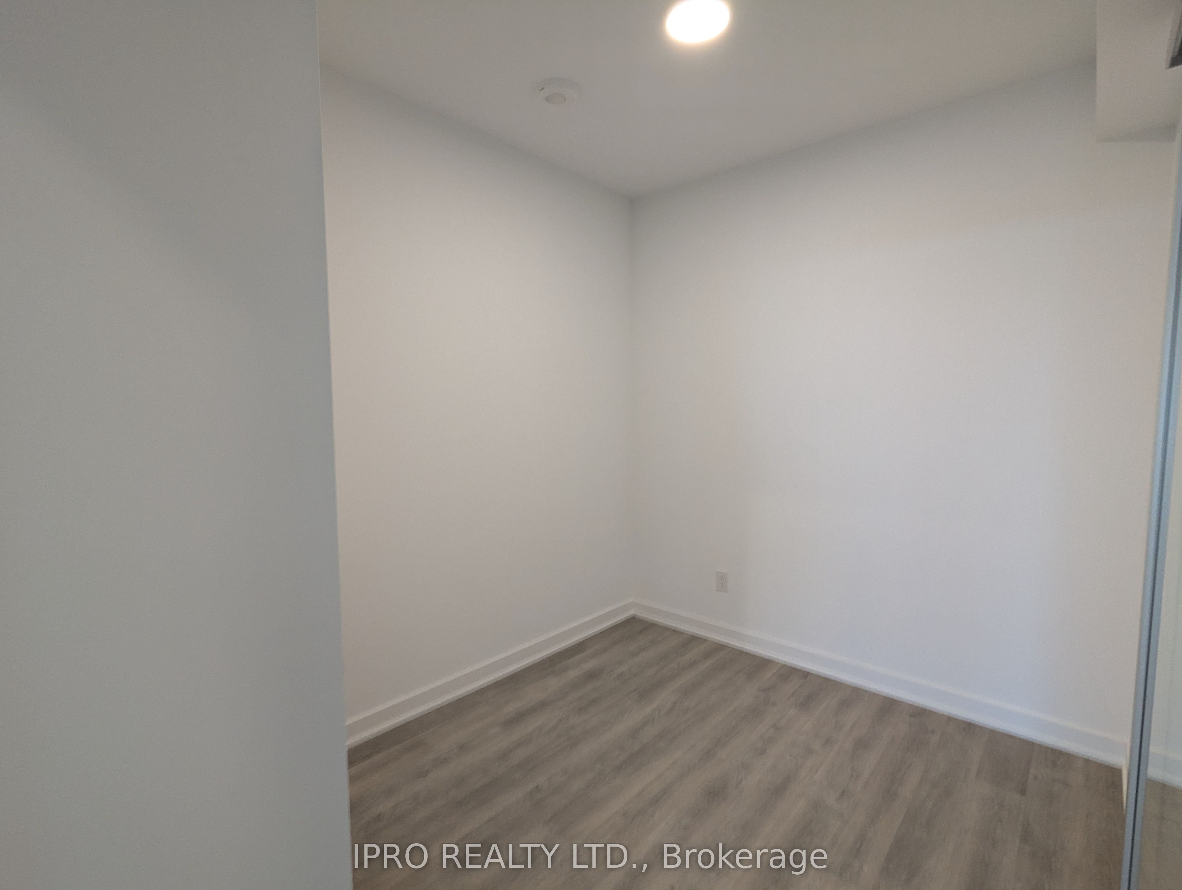 5105 Hurontario Street 706 Property Photo 20