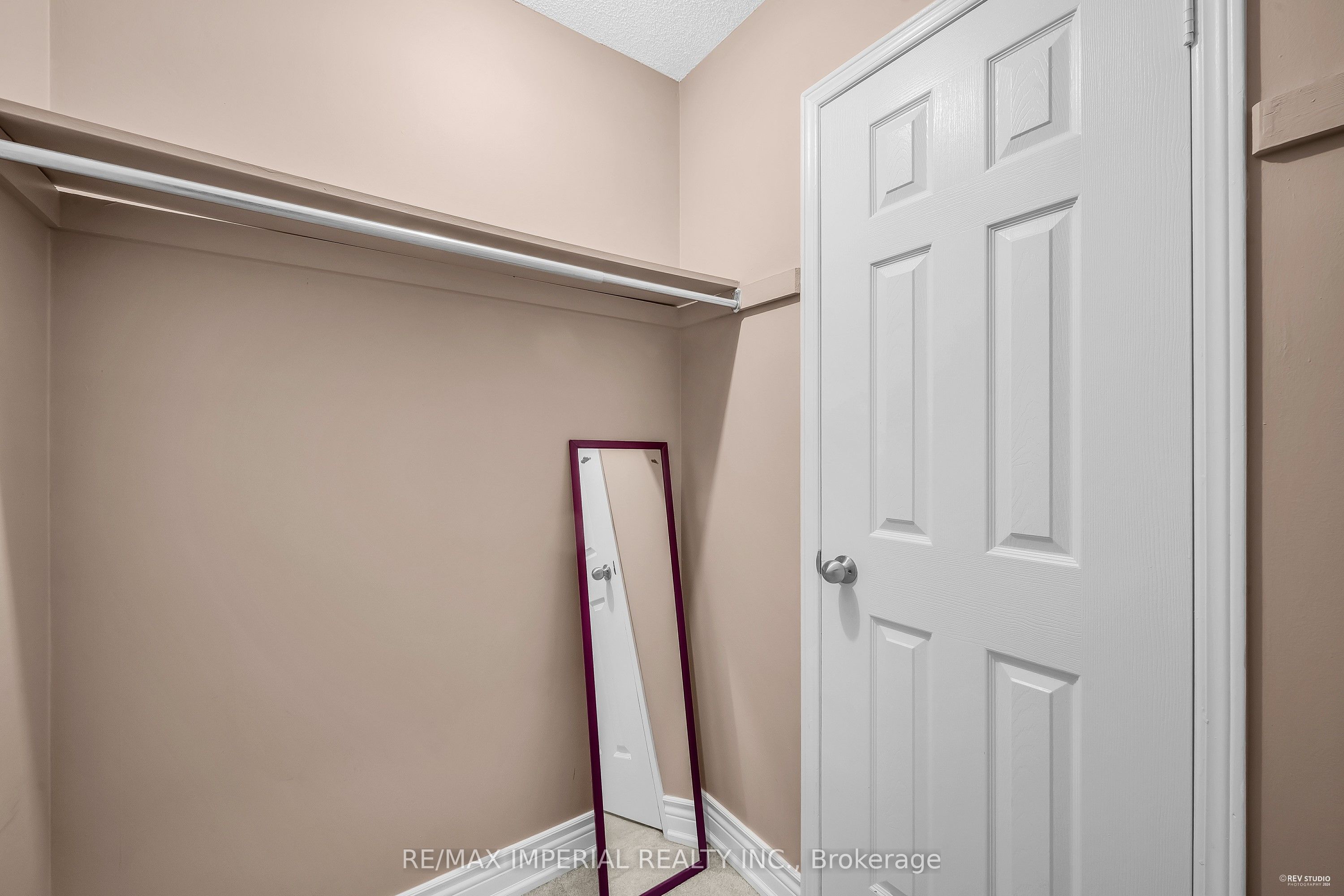 1179 Barleymow Street Property Photo 27