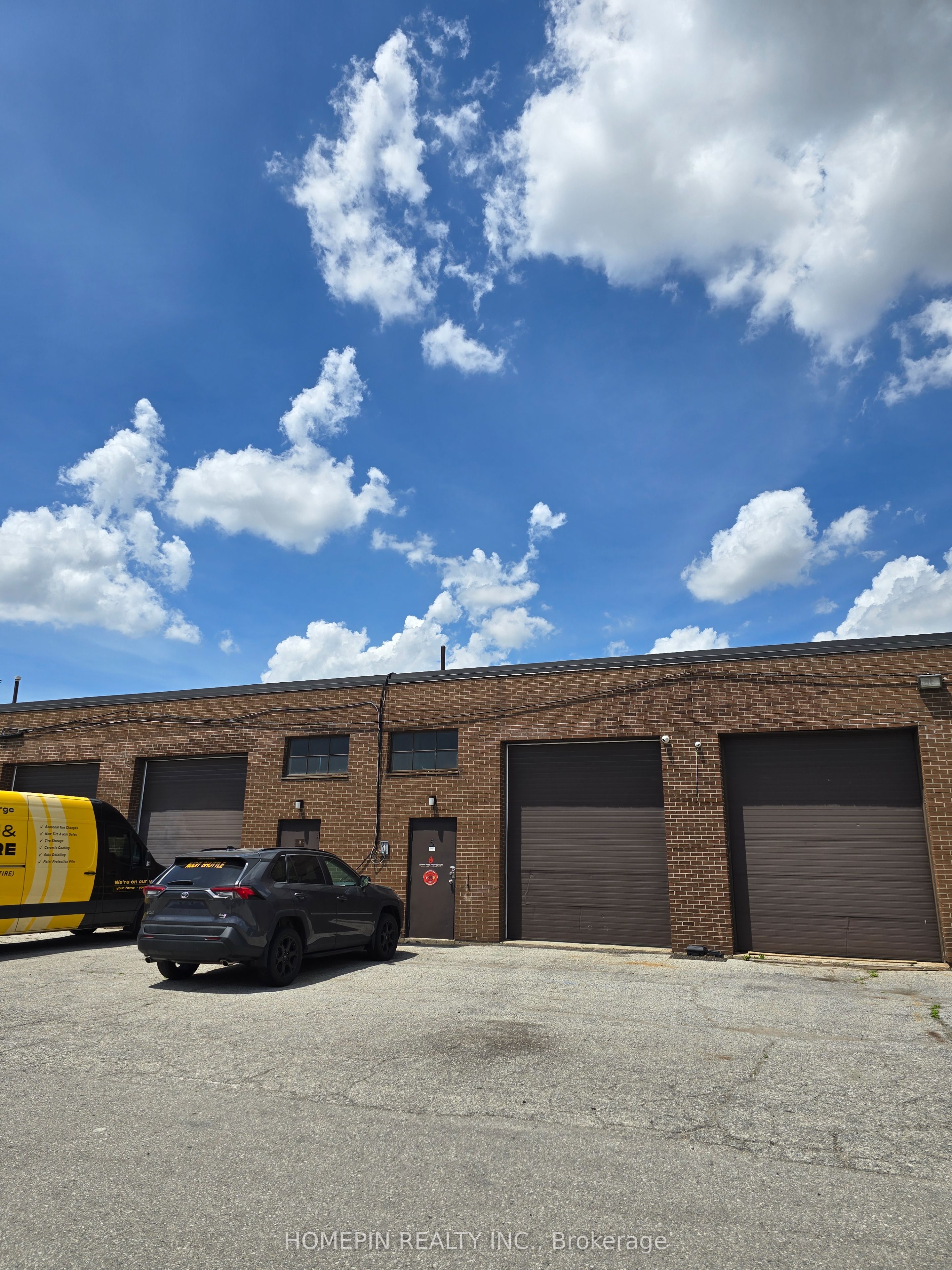 147 Norfinch Avenue 5 Property Photo 2