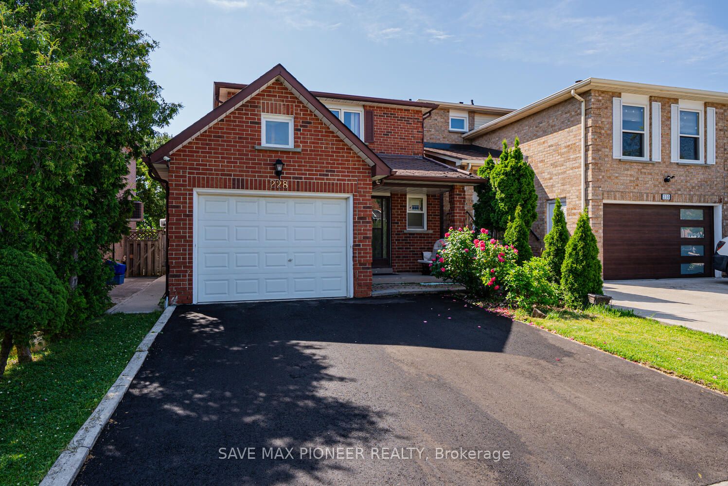 228 Lech Walesa Drive Property Photo 1