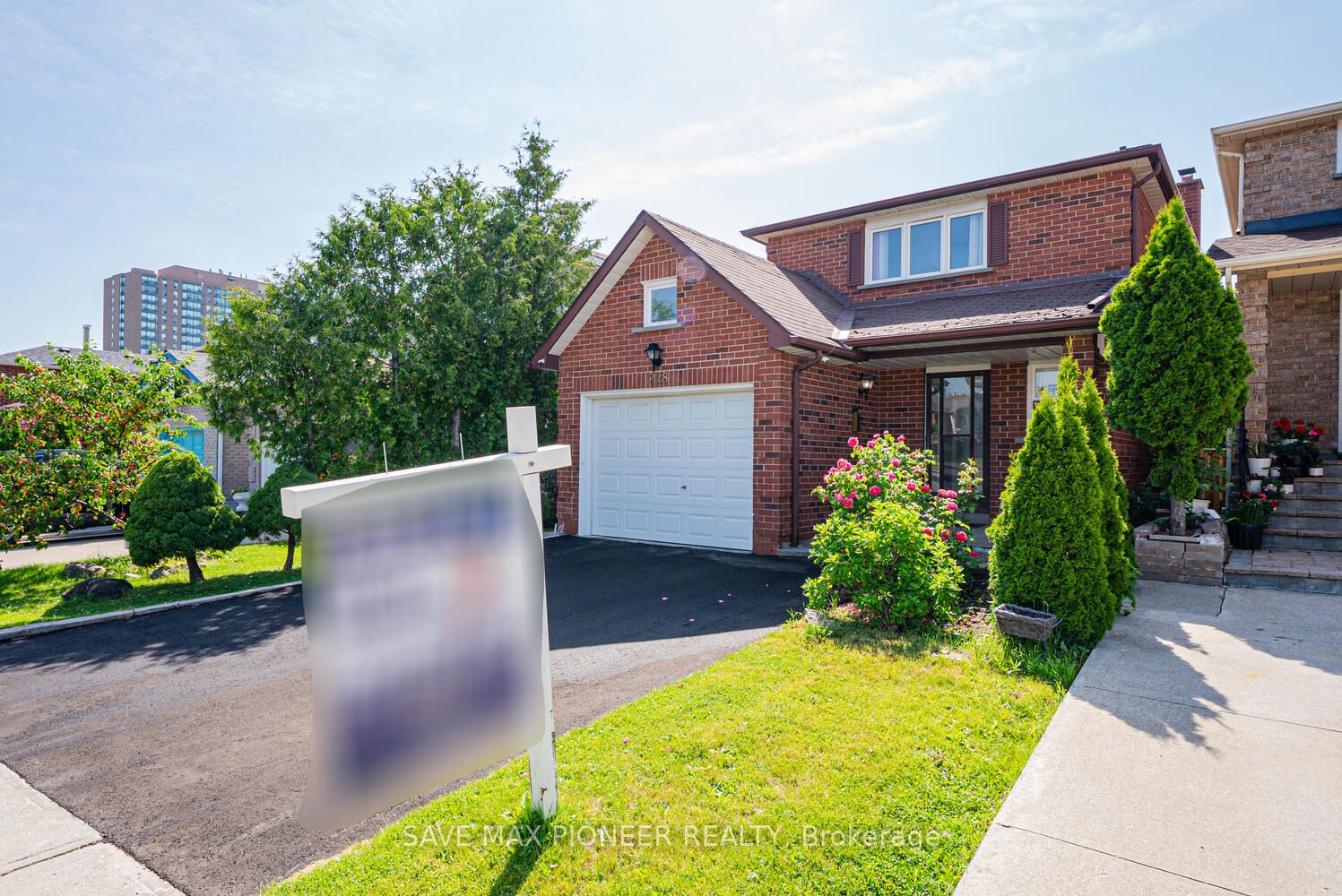 228 Lech Walesa Drive Property Photo 2