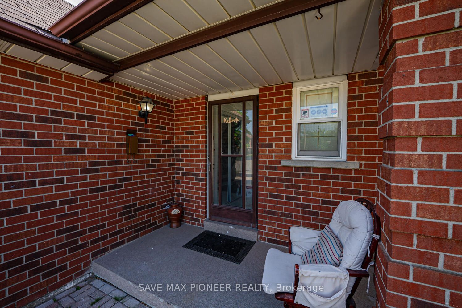 228 Lech Walesa Drive Property Photo 3