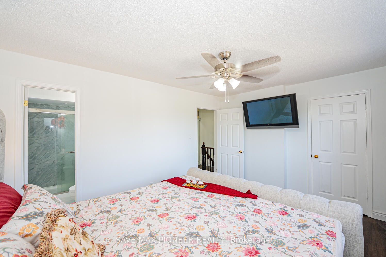 228 Lech Walesa Drive Property Photo 17