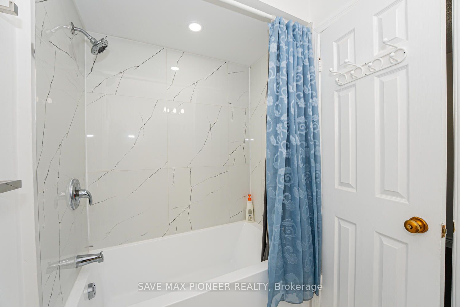 228 Lech Walesa Drive Property Photo 22