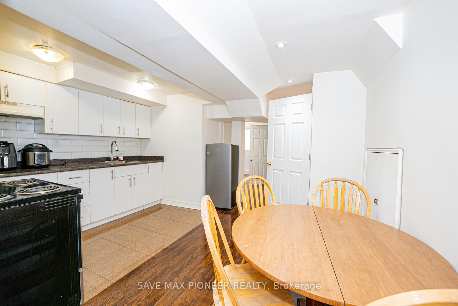 228 Lech Walesa Drive Property Photo 26