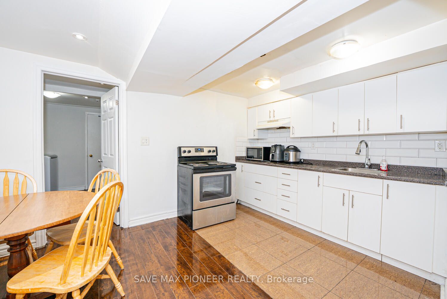 228 Lech Walesa Drive Property Photo 27